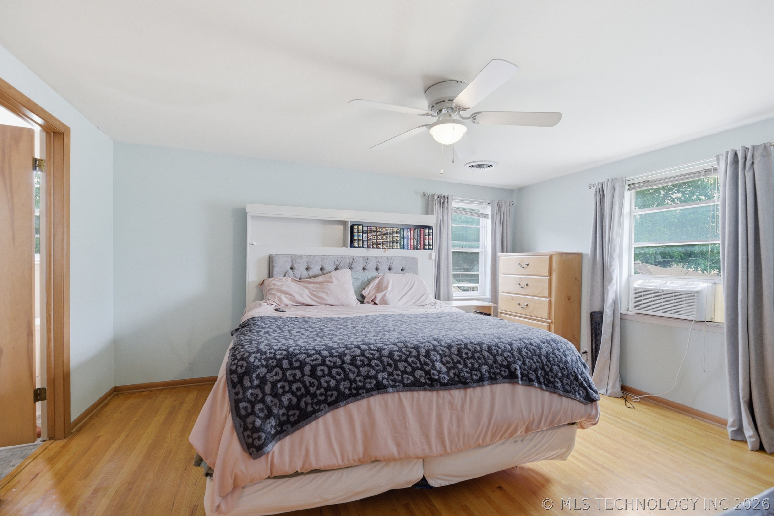 1832 E 58th Street Property Photo 18