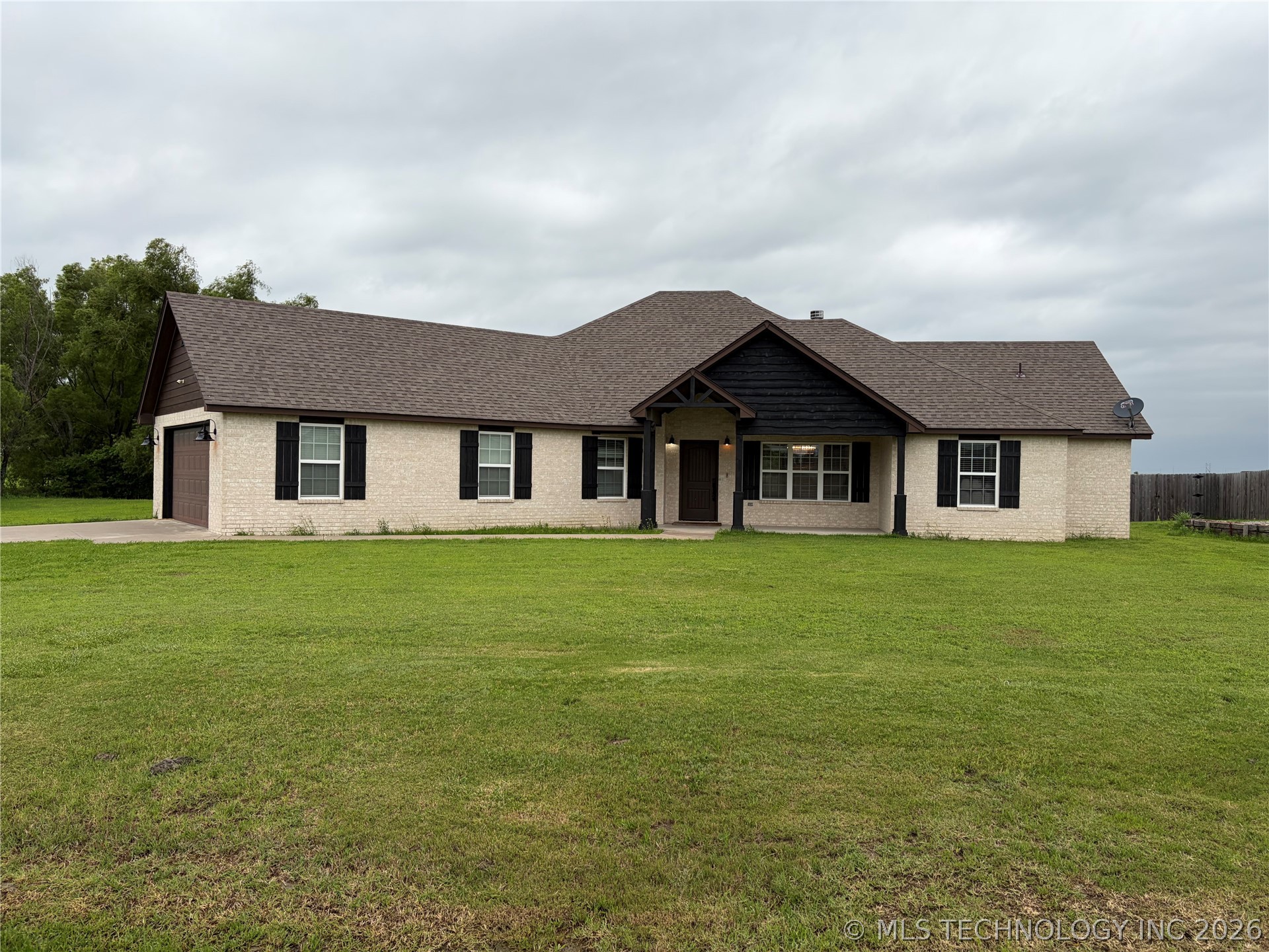 73 E 498 Circle Property Photo 1