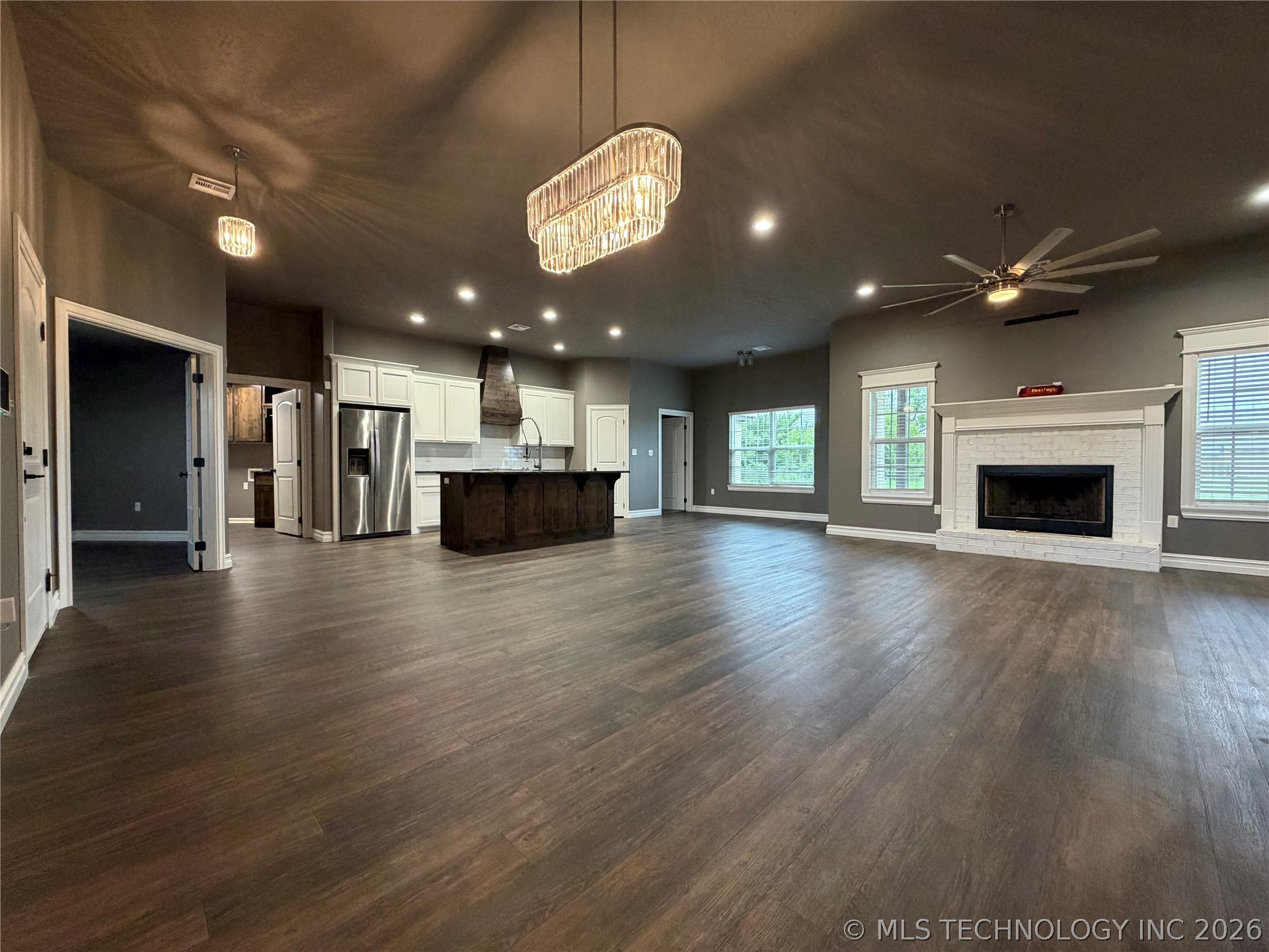 73 E 498 Circle Property Photo 3