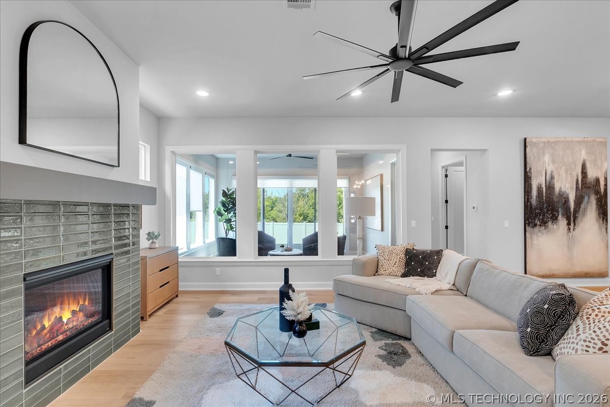 1230 N 71st Place Property Photo 10