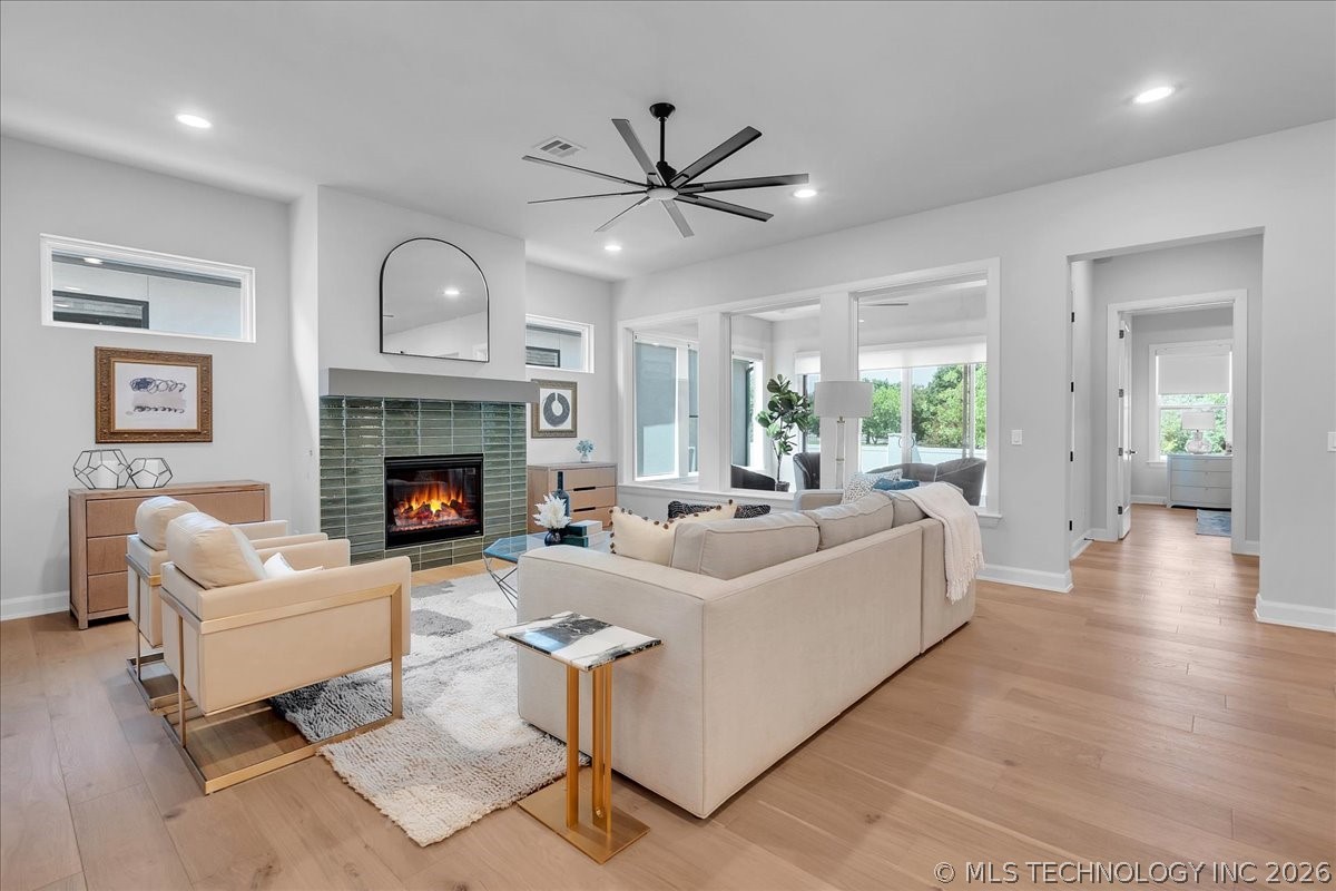 1230 N 71st Place Property Photo 11