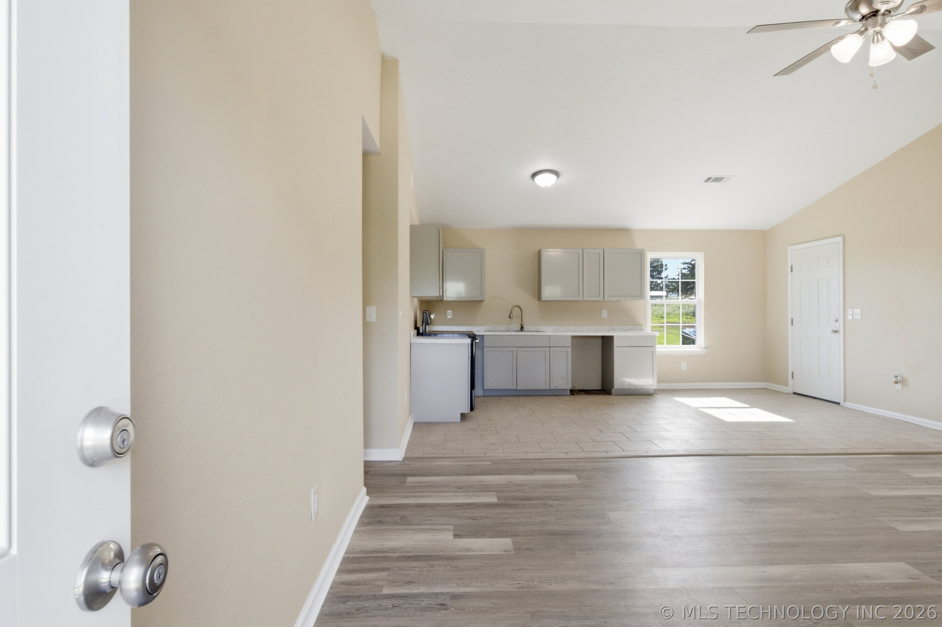 622 N Cowskin Drive Property Photo 6