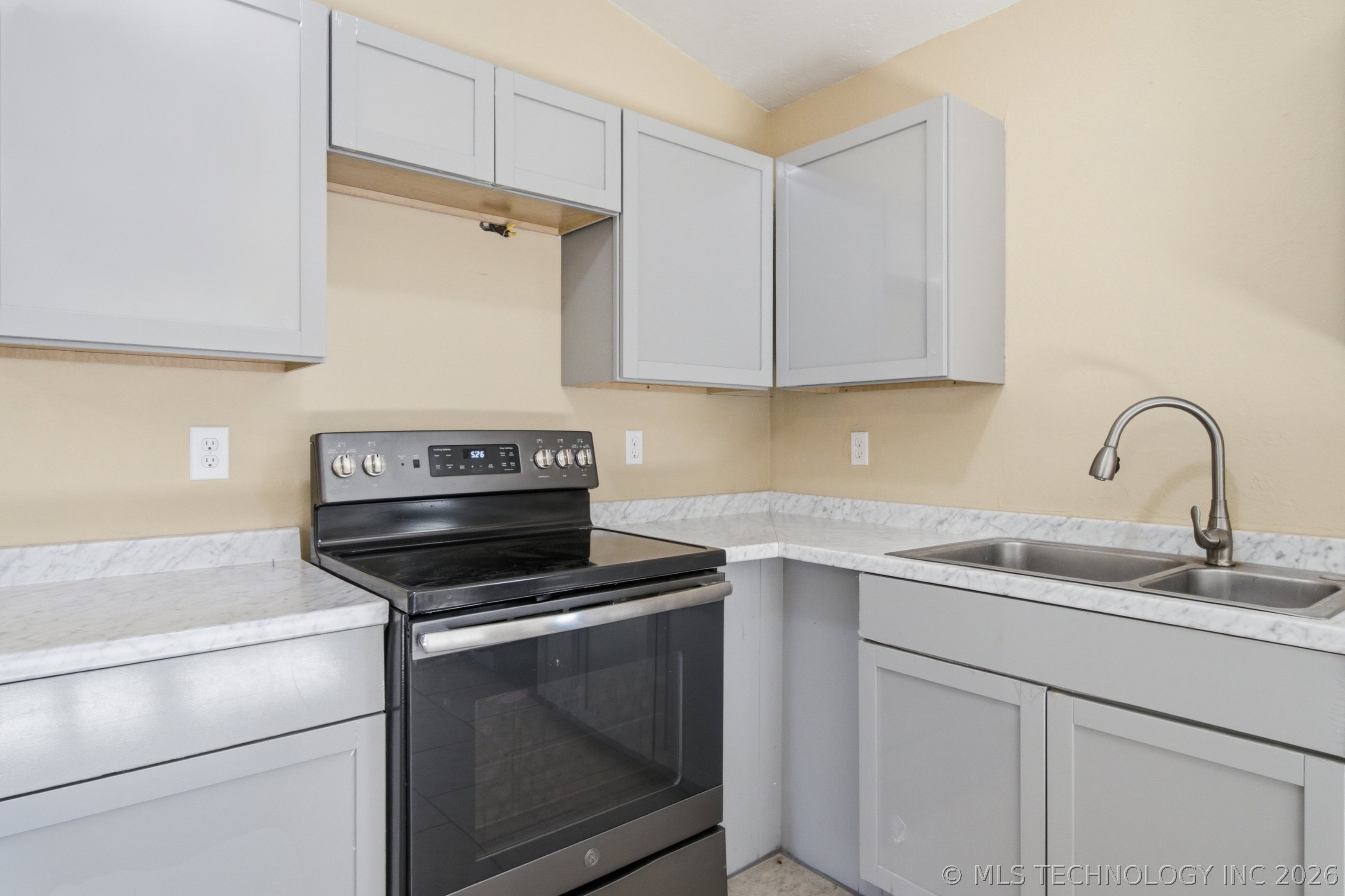 622 N Cowskin Drive Property Photo 16