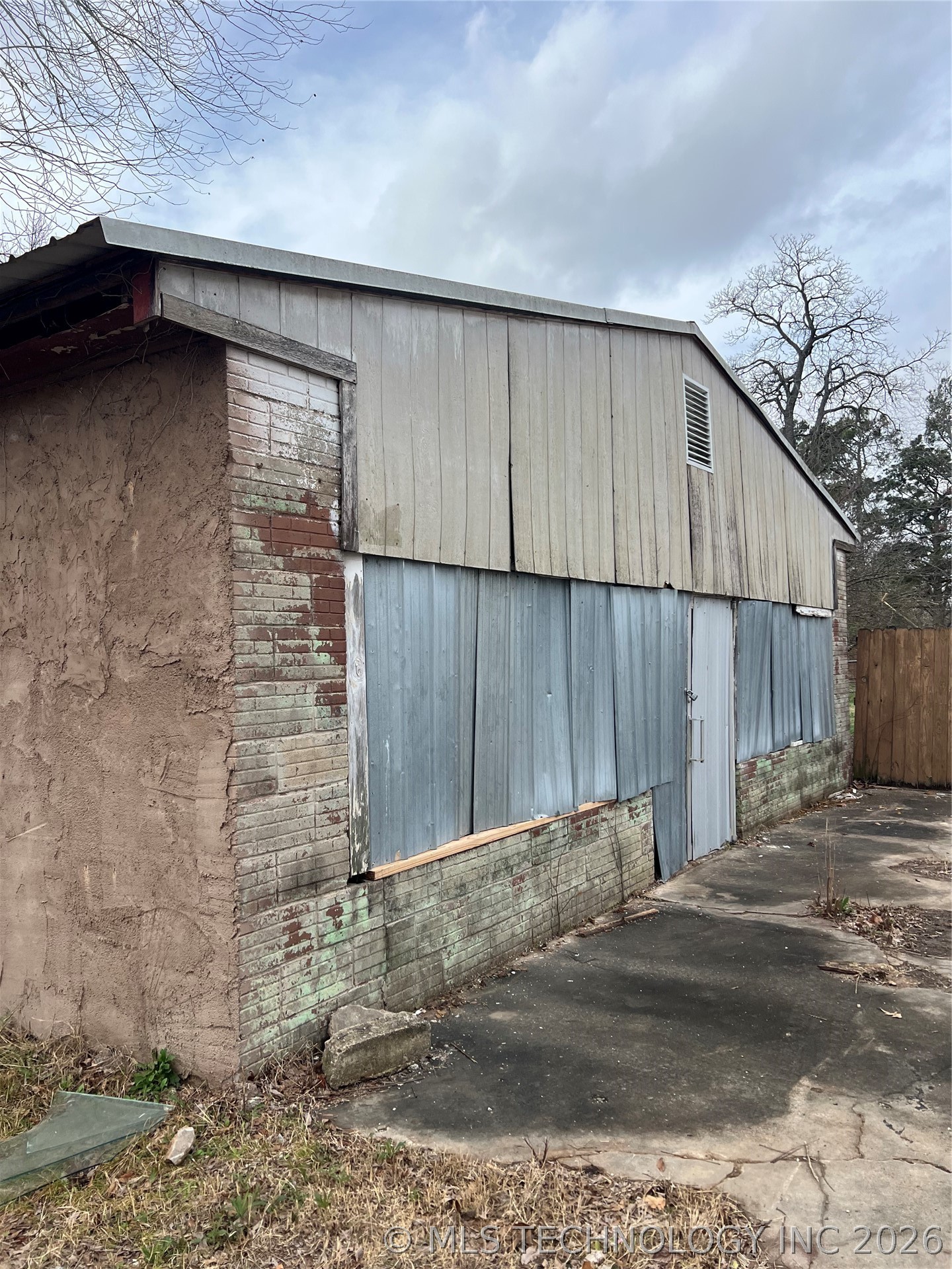 808 Se Quincy Property Photo 4