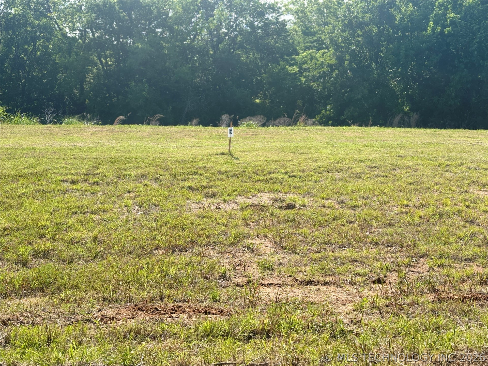 6 Mahard Property Photo 1