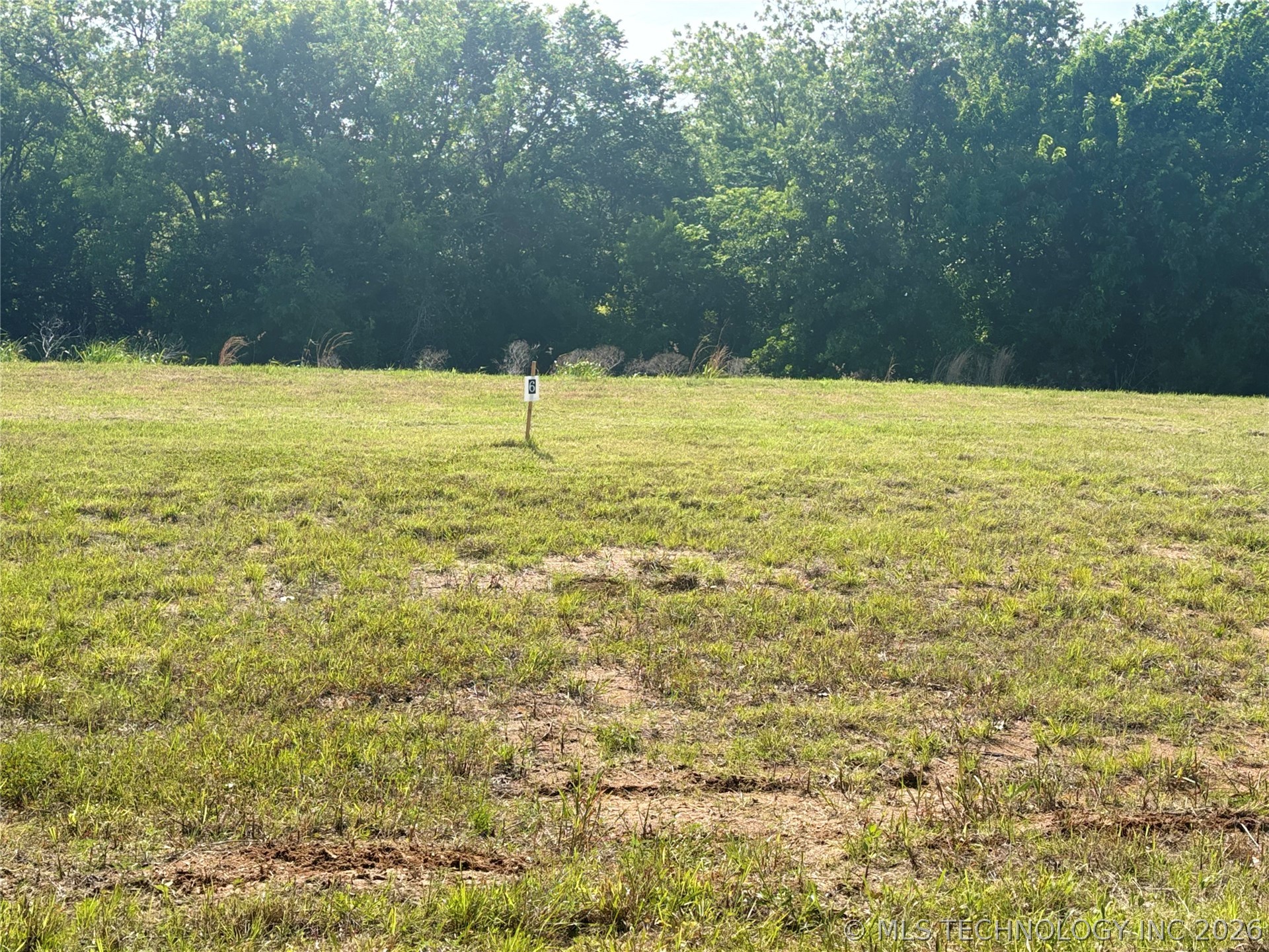 6 Mahard Property Photo 3