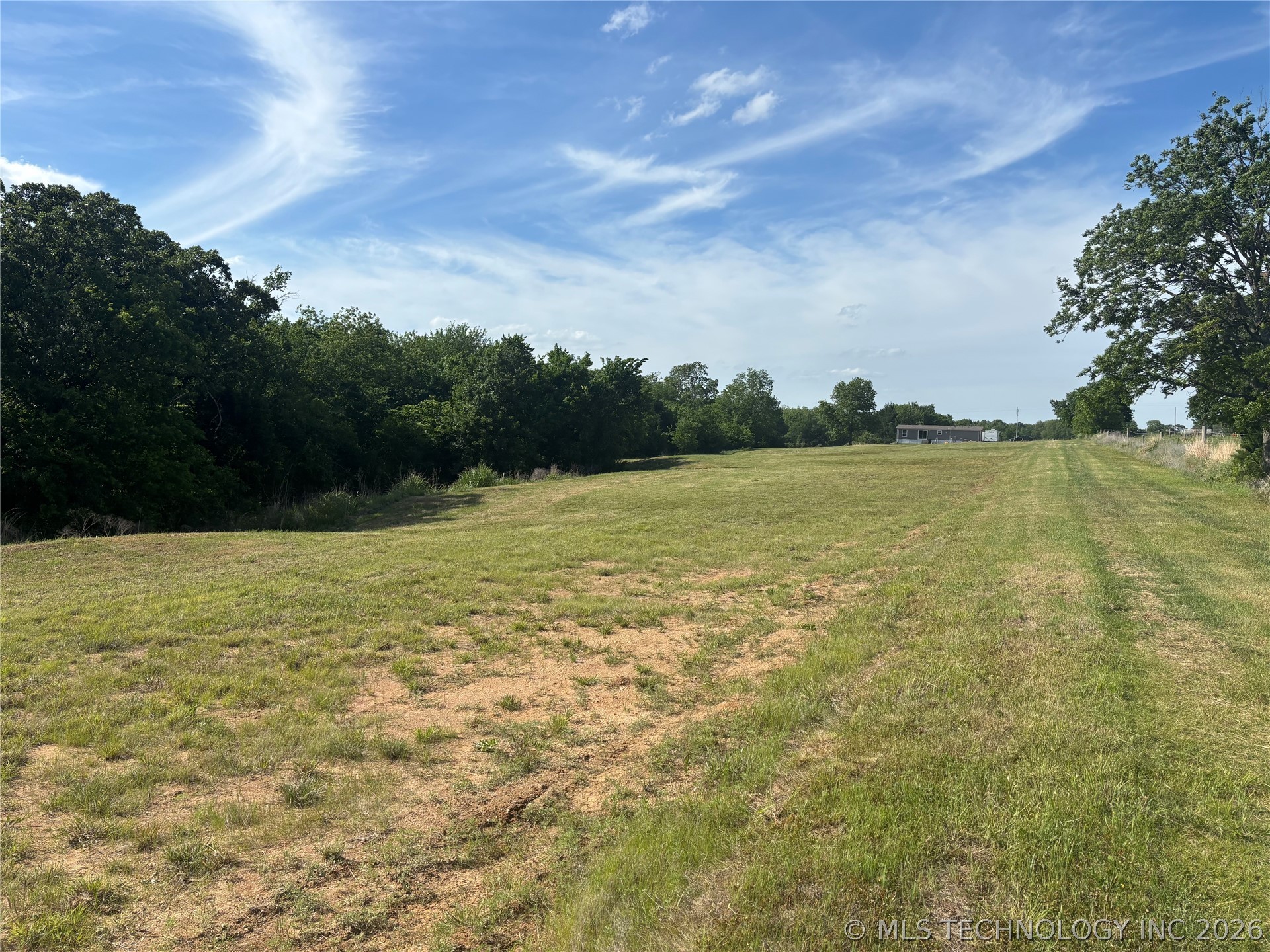 6 Mahard Property Photo 4