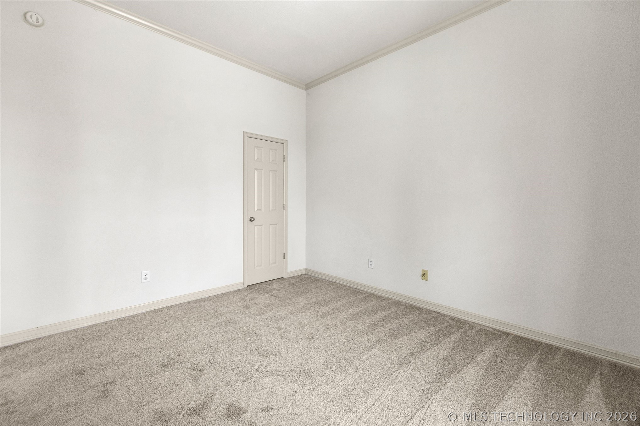 3701 N Narcissus Avenue Property Photo 18