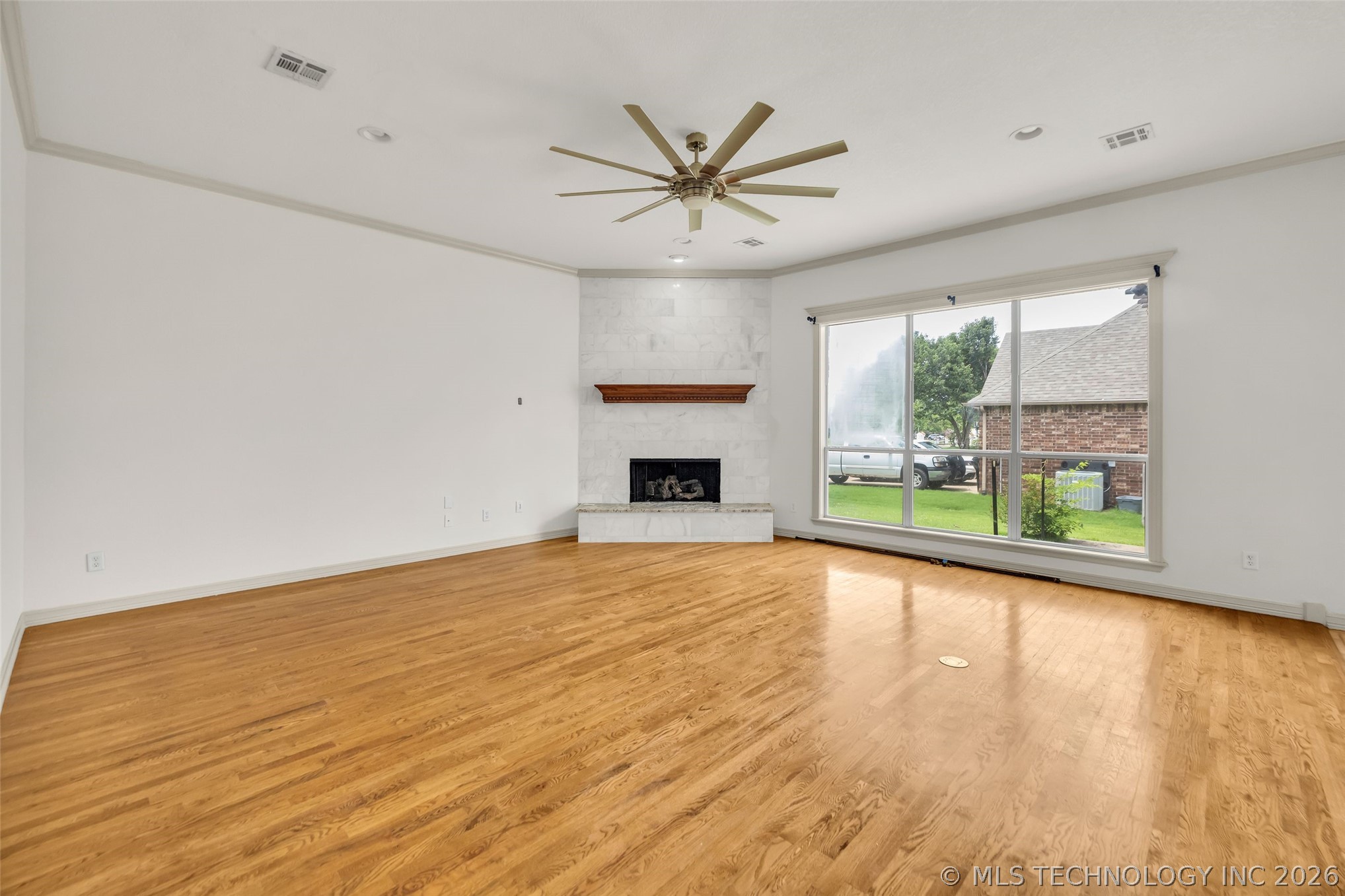 3701 N Narcissus Avenue Property Photo 24