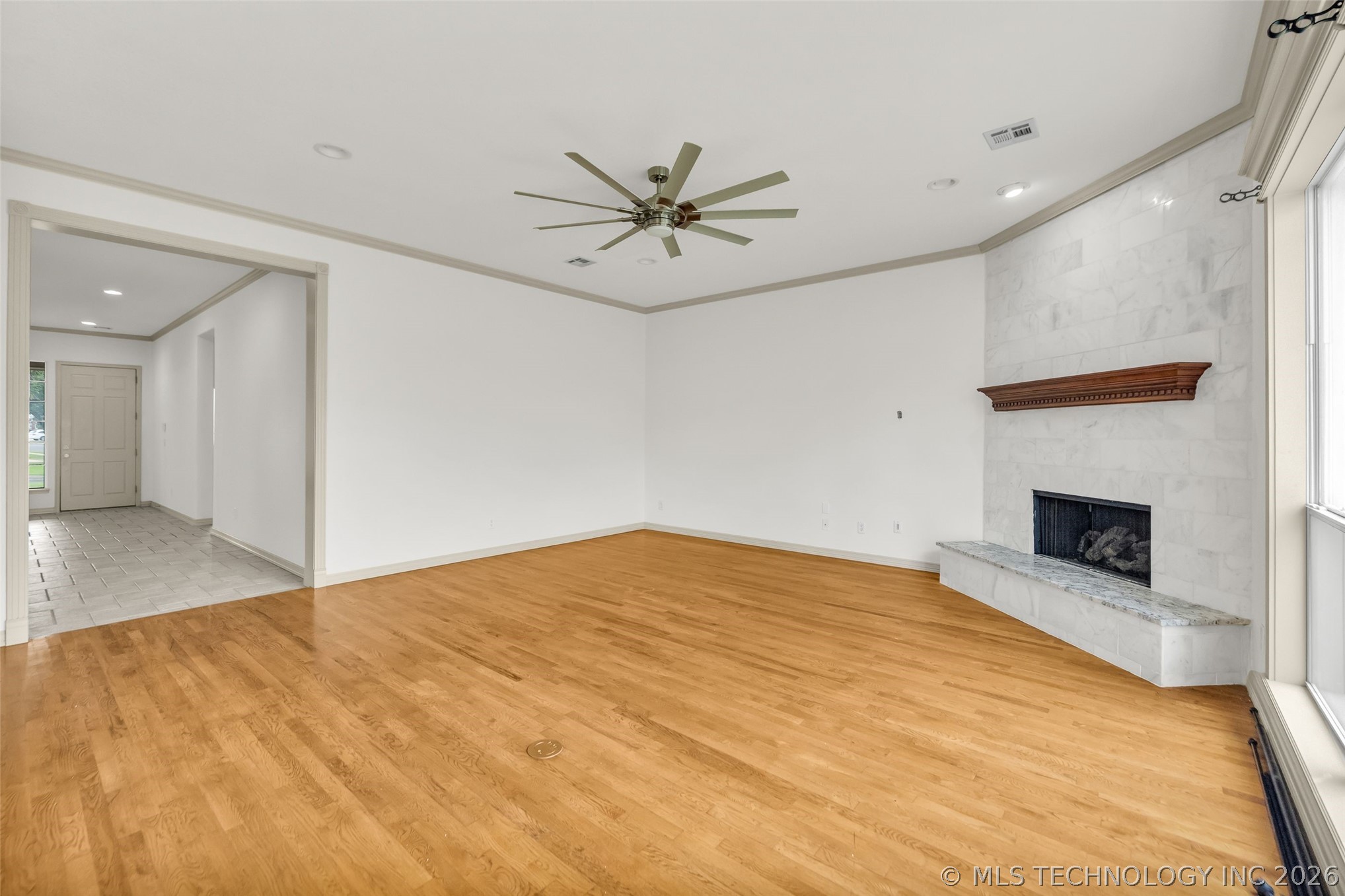 3701 N Narcissus Avenue Property Photo 28