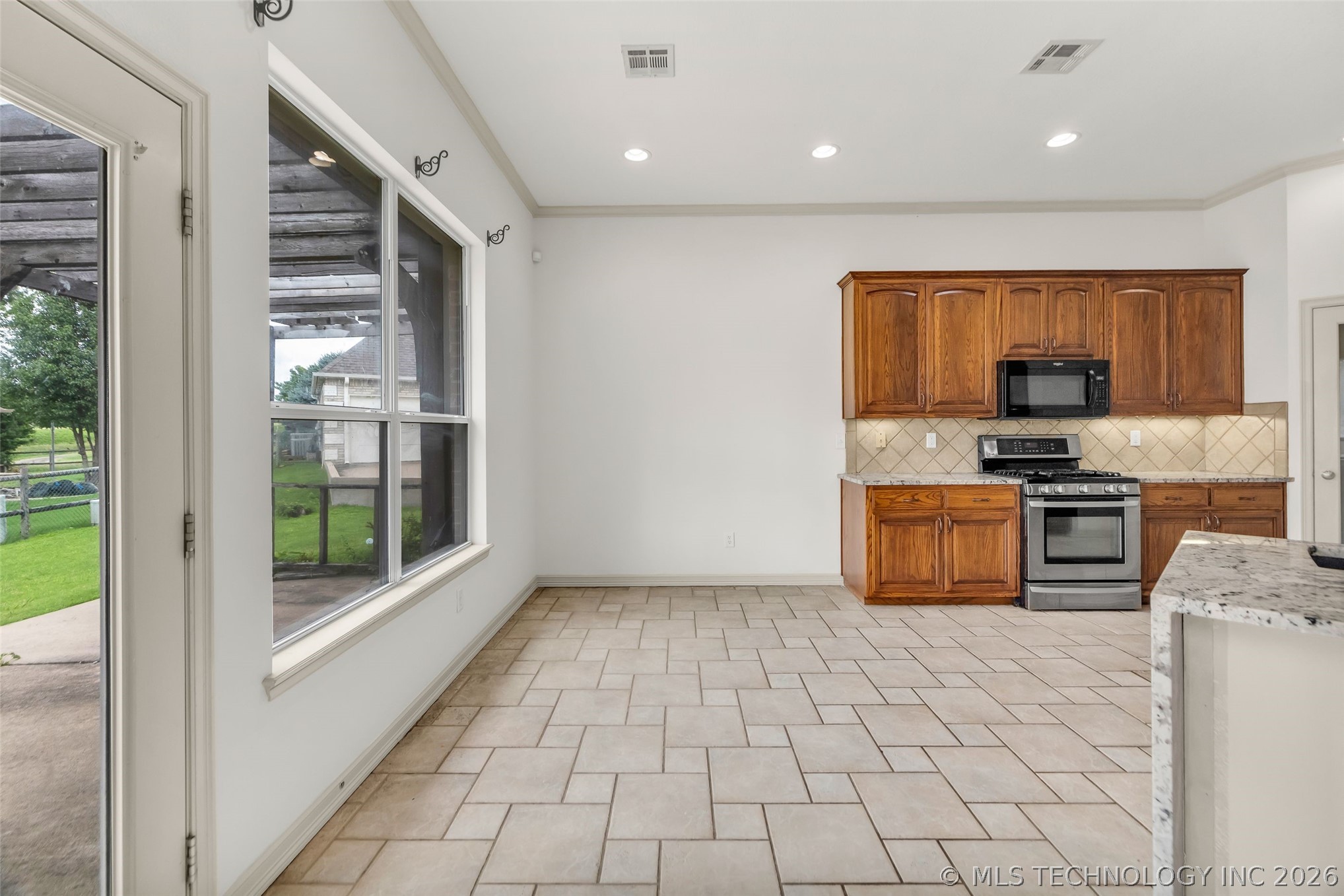 3701 N Narcissus Avenue Property Photo 30