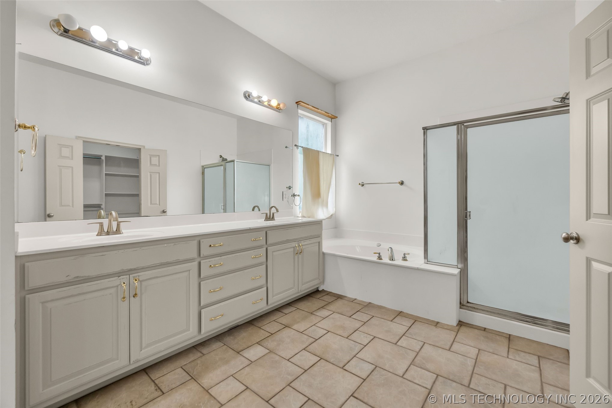 3701 N Narcissus Avenue Property Photo 46
