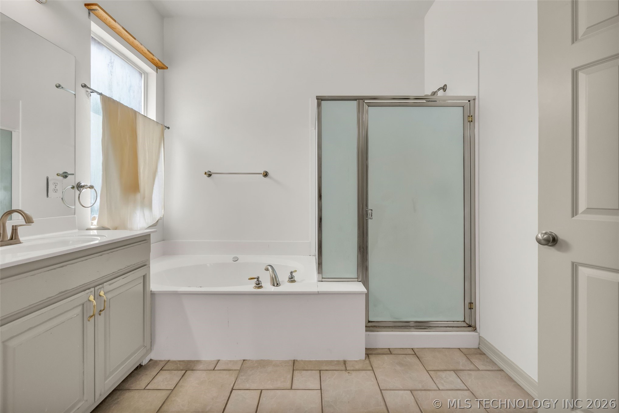 3701 N Narcissus Avenue Property Photo 47