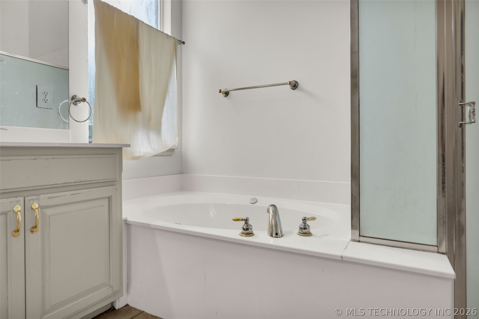 3701 N Narcissus Avenue Property Photo 48