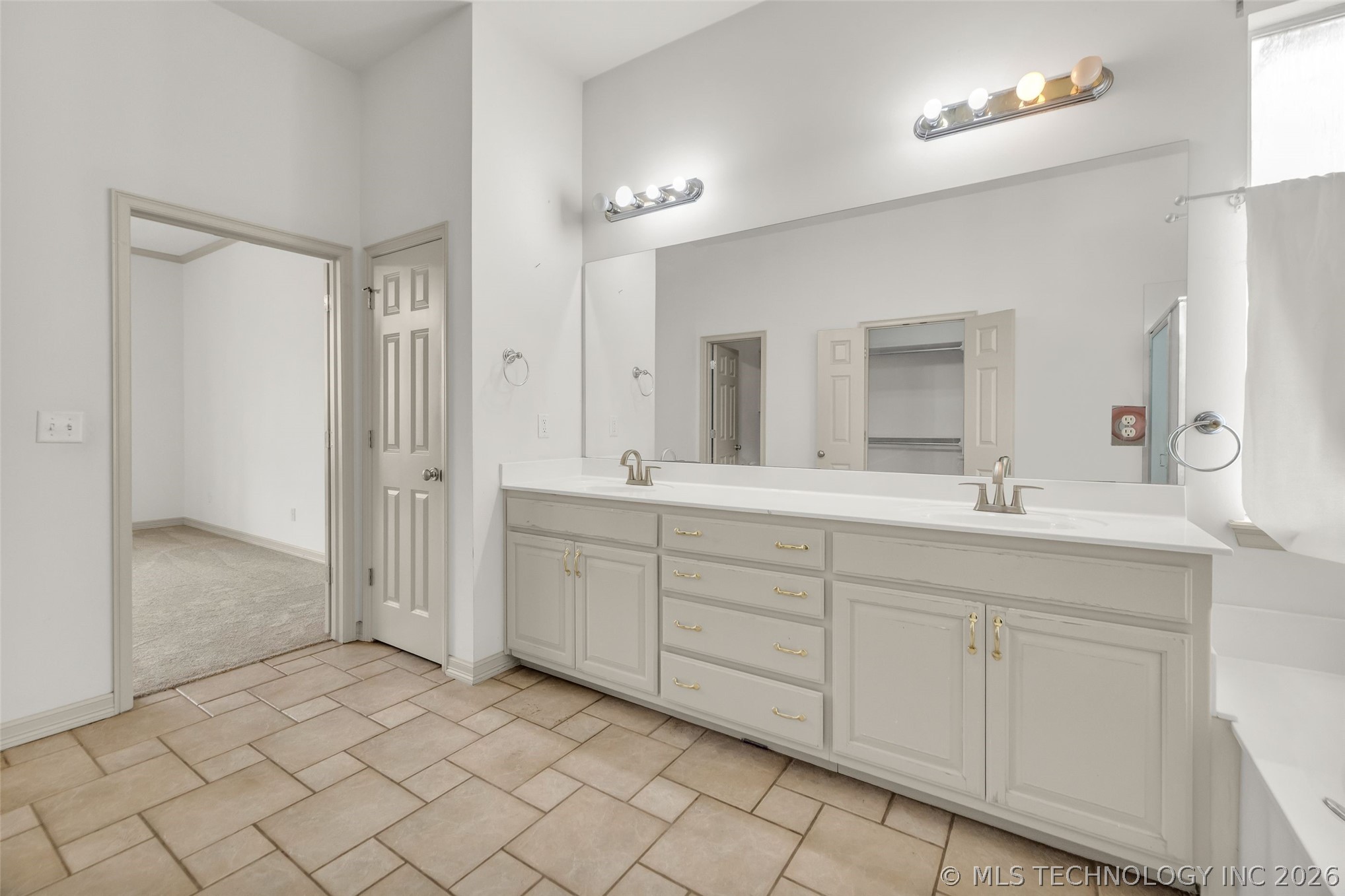 3701 N Narcissus Avenue Property Photo 50