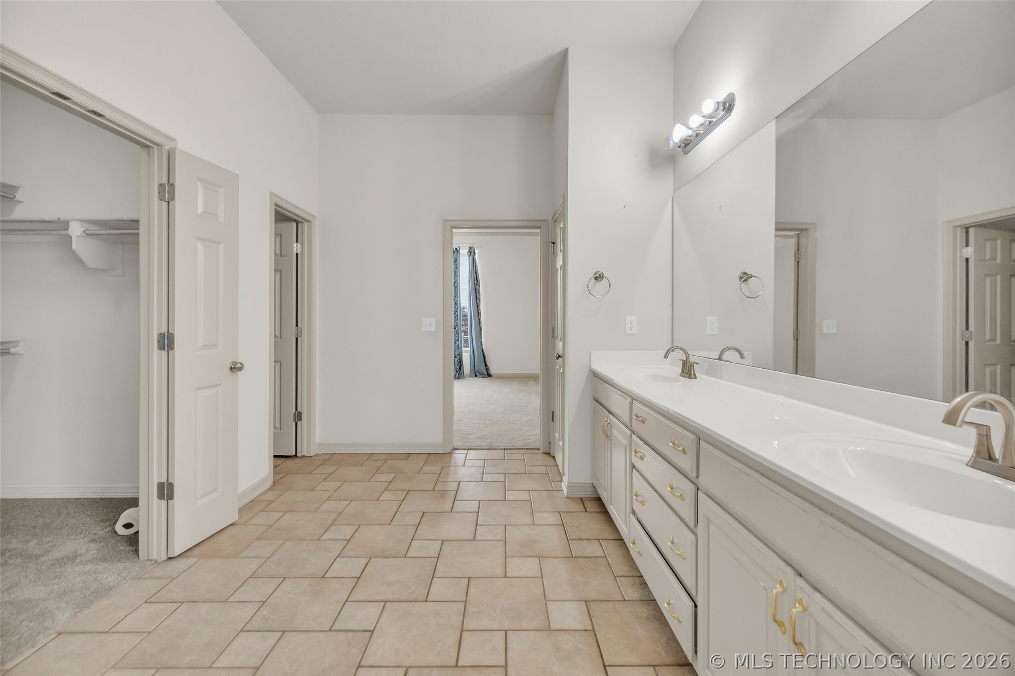 3701 N Narcissus Avenue Property Photo 51