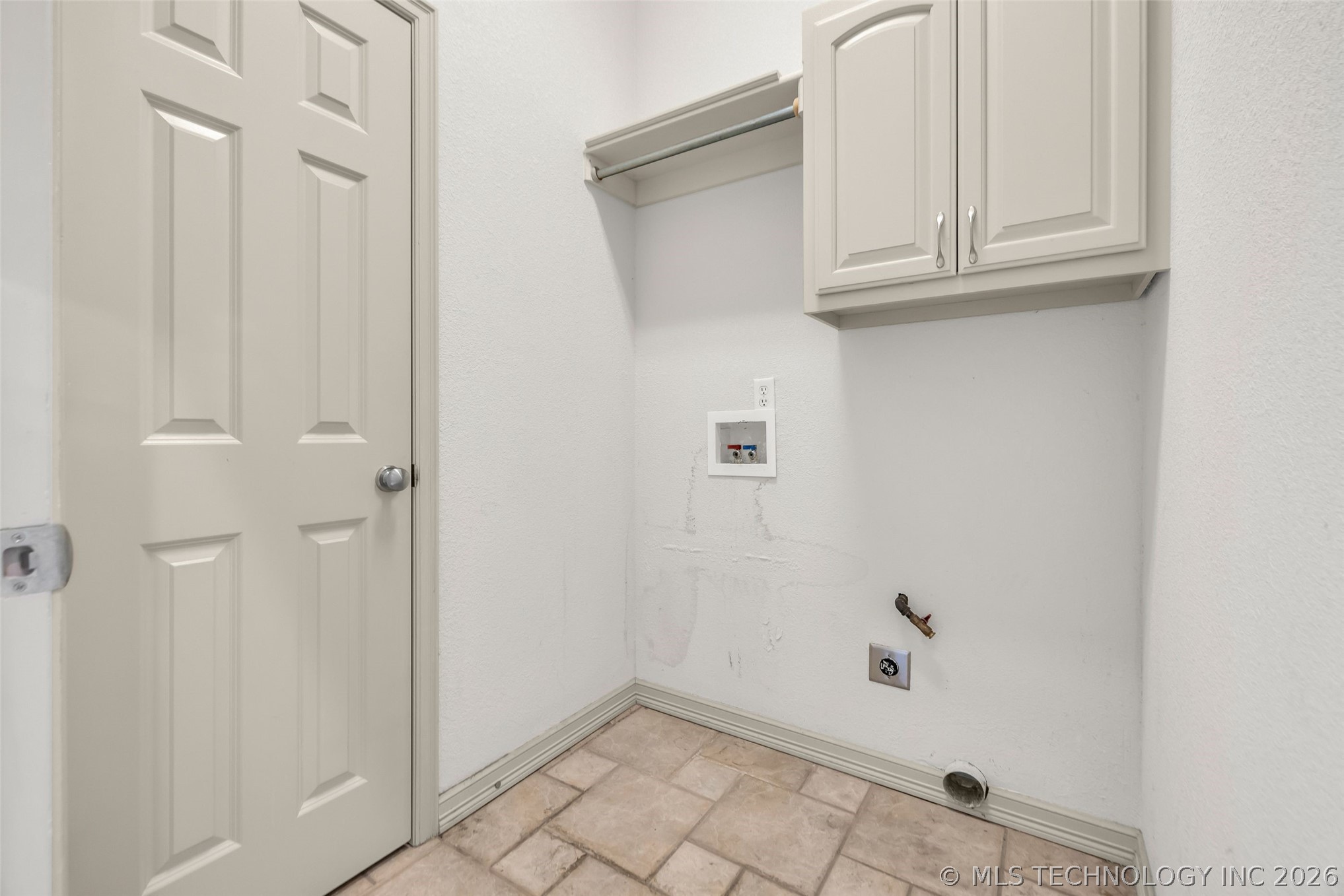 3701 N Narcissus Avenue Property Photo 56