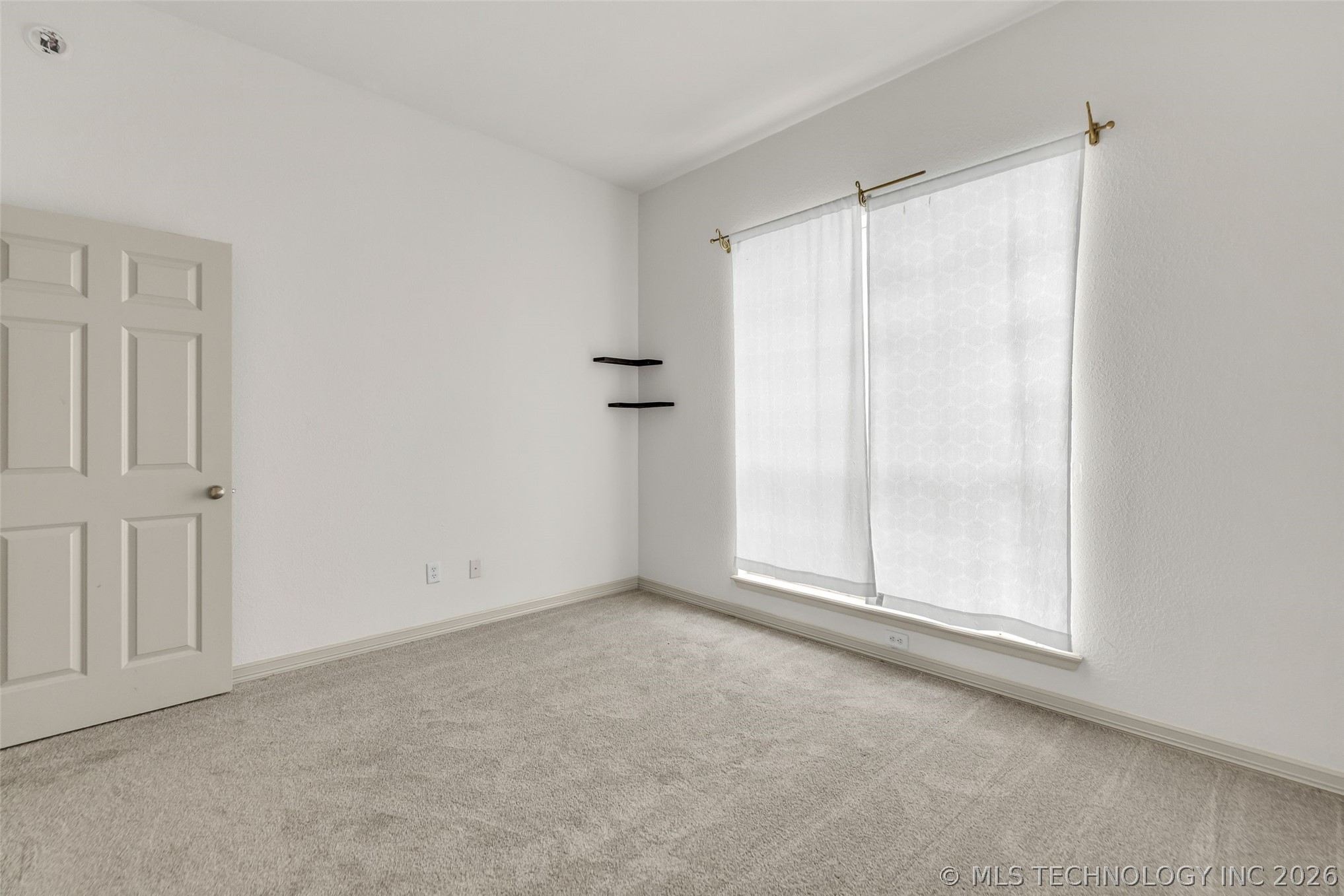 3701 N Narcissus Avenue Property Photo 58