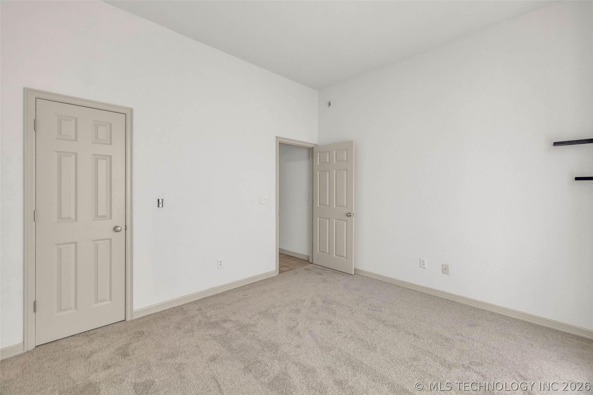 3701 N Narcissus Avenue Property Photo 59