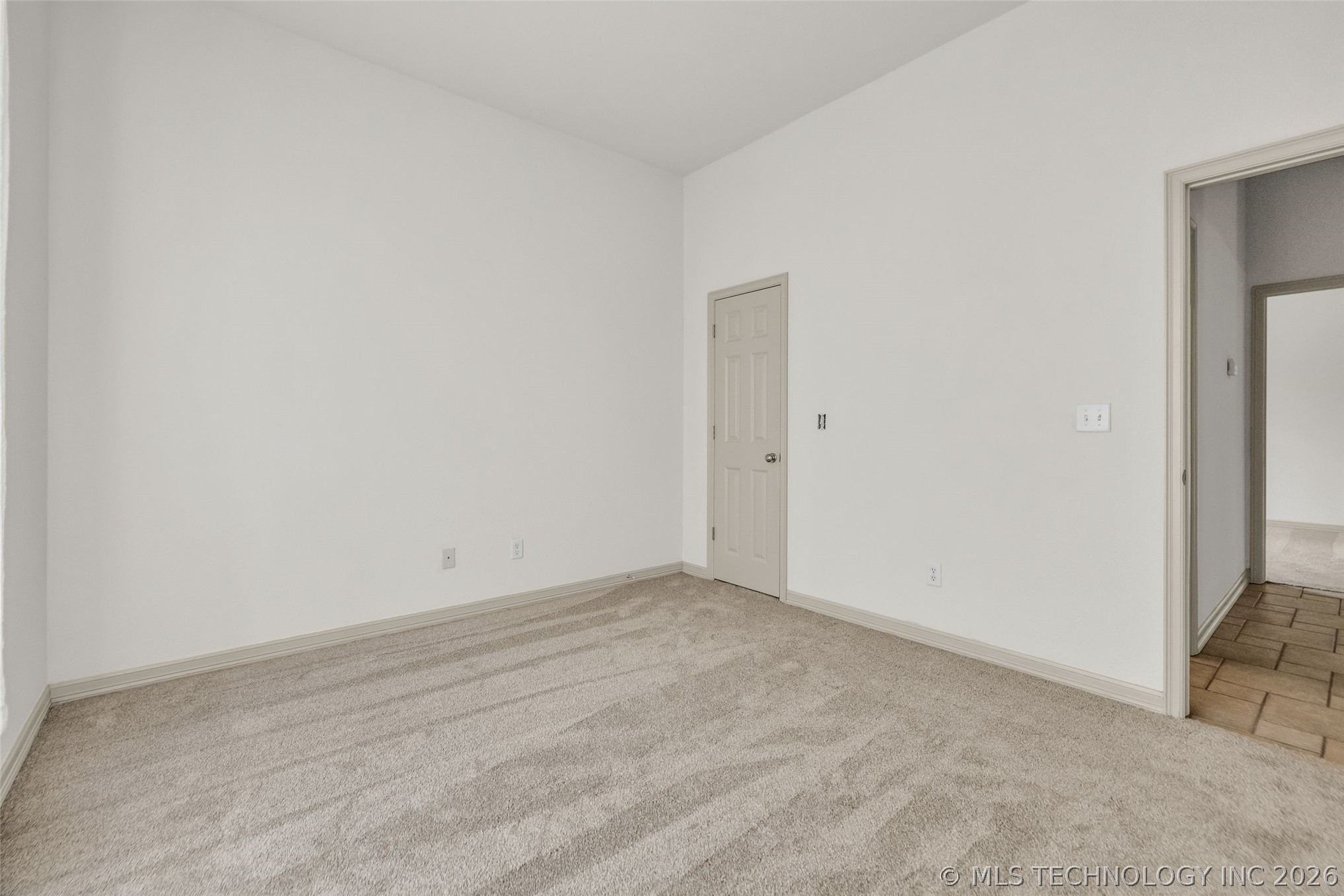 3701 N Narcissus Avenue Property Photo 60