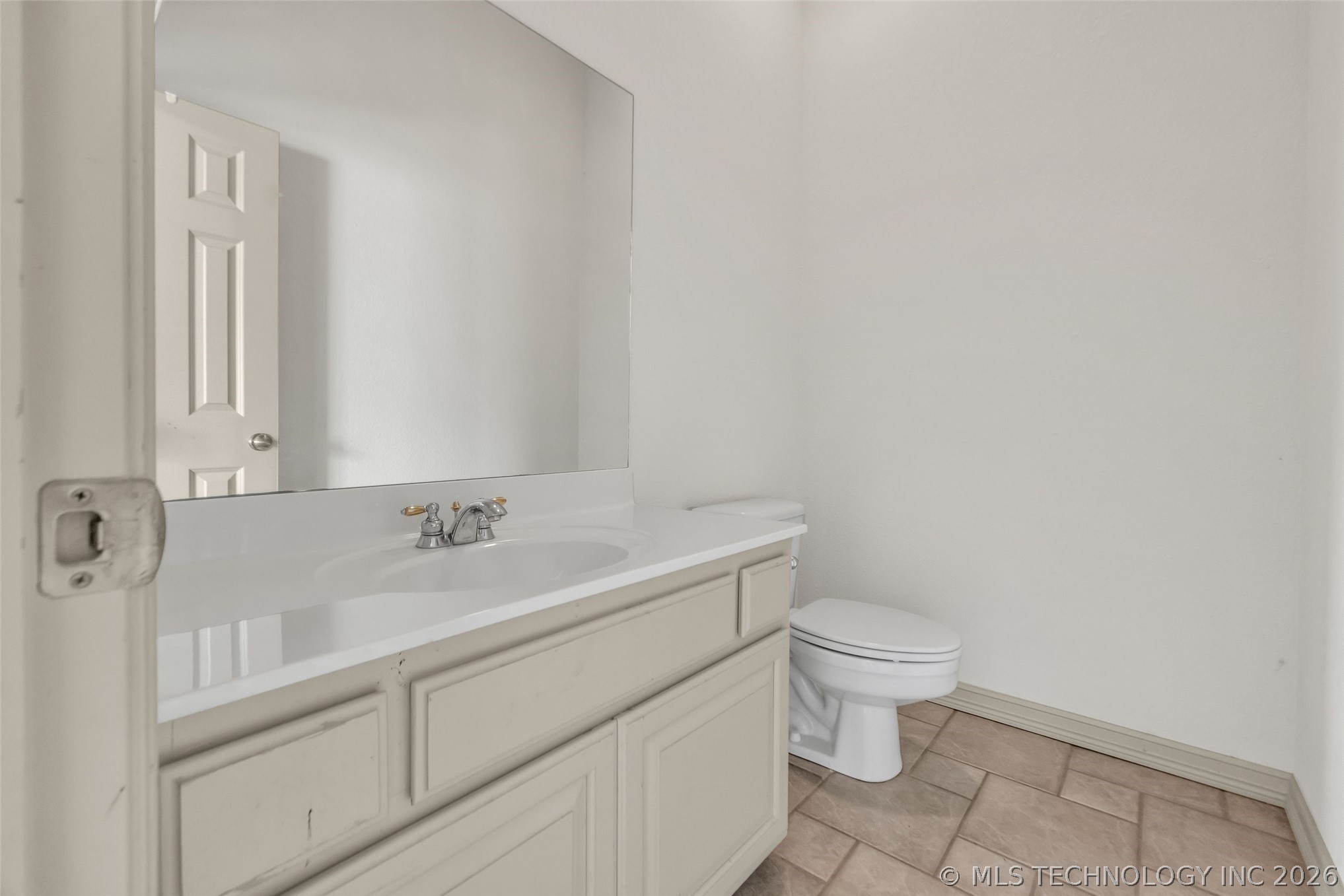 3701 N Narcissus Avenue Property Photo 71