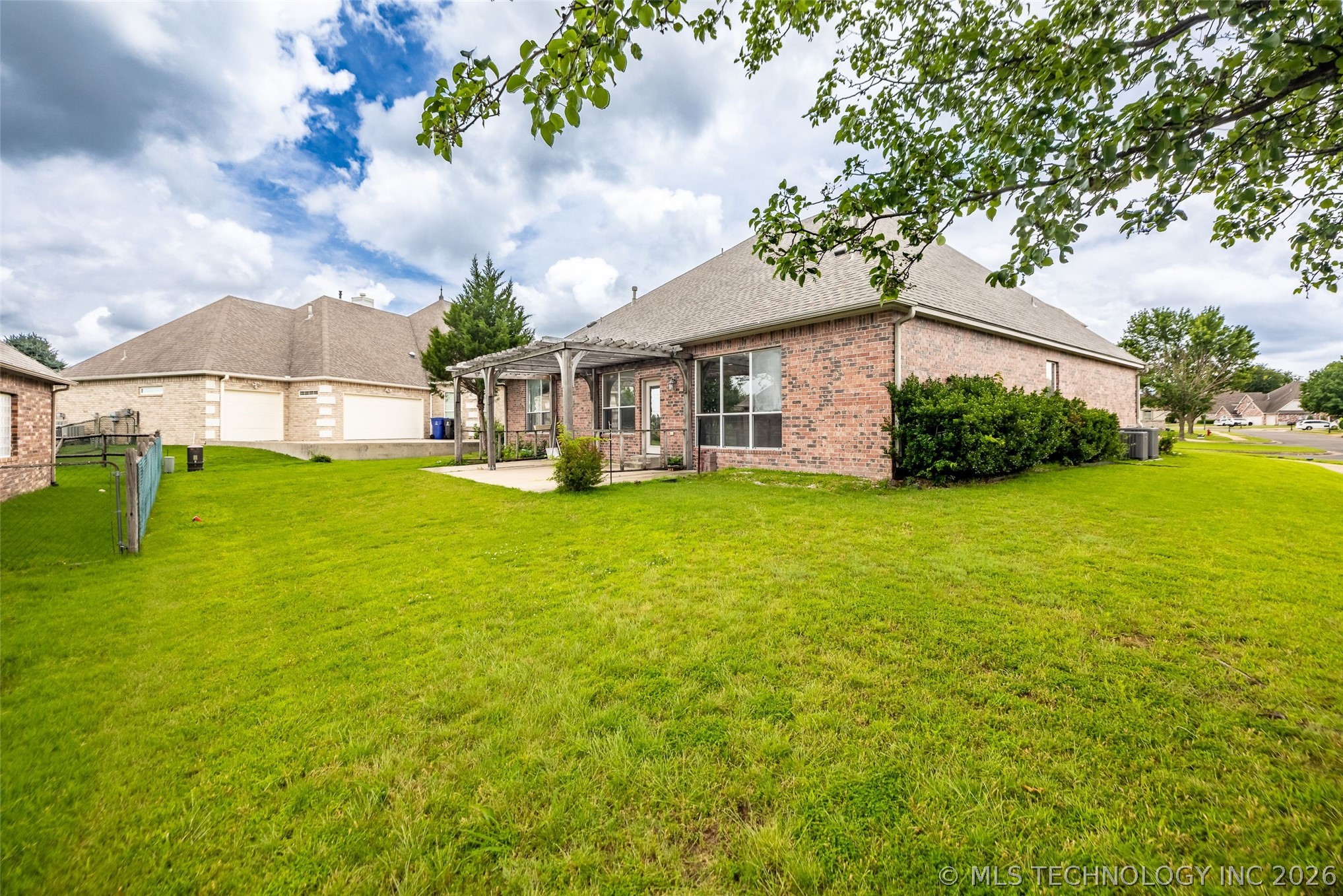 3701 N Narcissus Avenue Property Photo 73