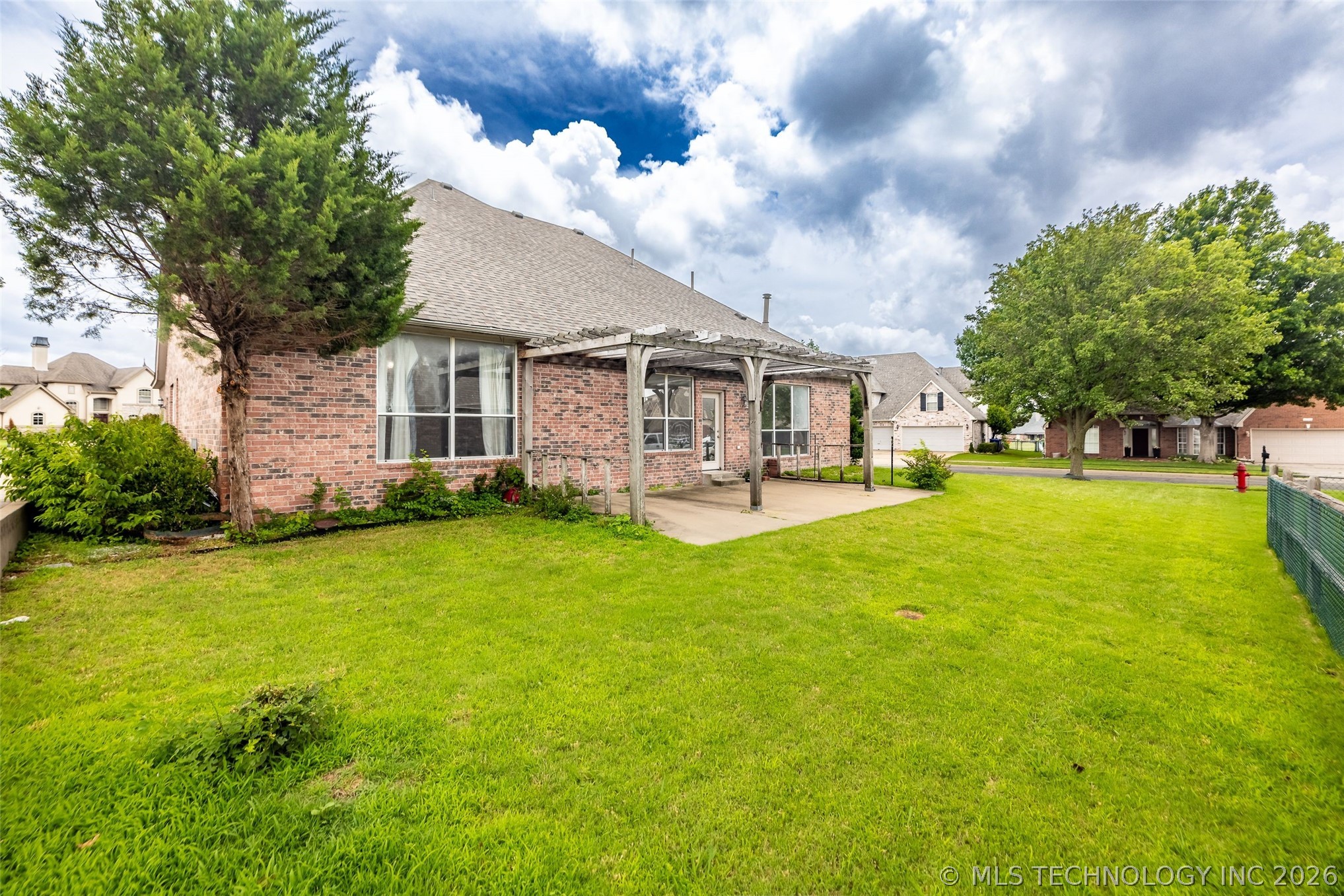 3701 N Narcissus Avenue Property Photo 75