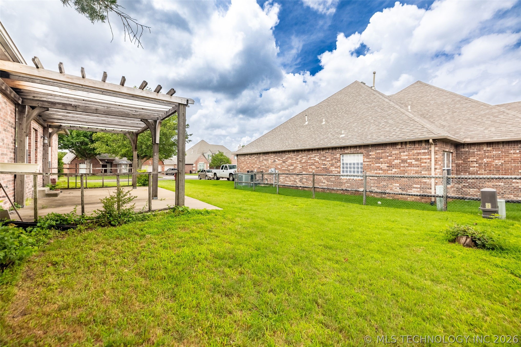 3701 N Narcissus Avenue Property Photo 76
