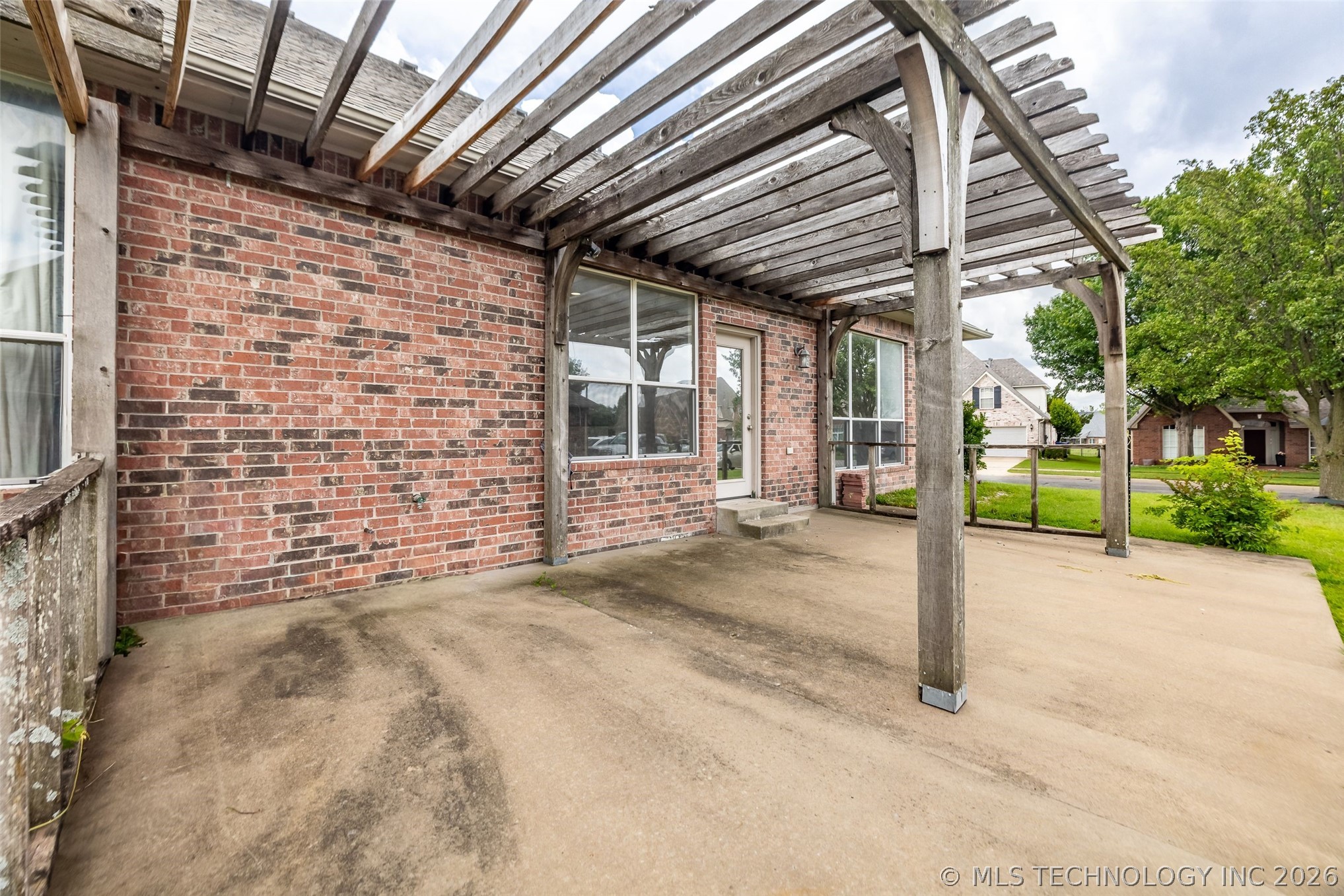 3701 N Narcissus Avenue Property Photo 77