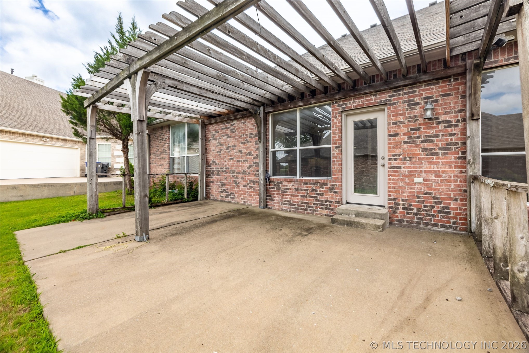 3701 N Narcissus Avenue Property Photo 78