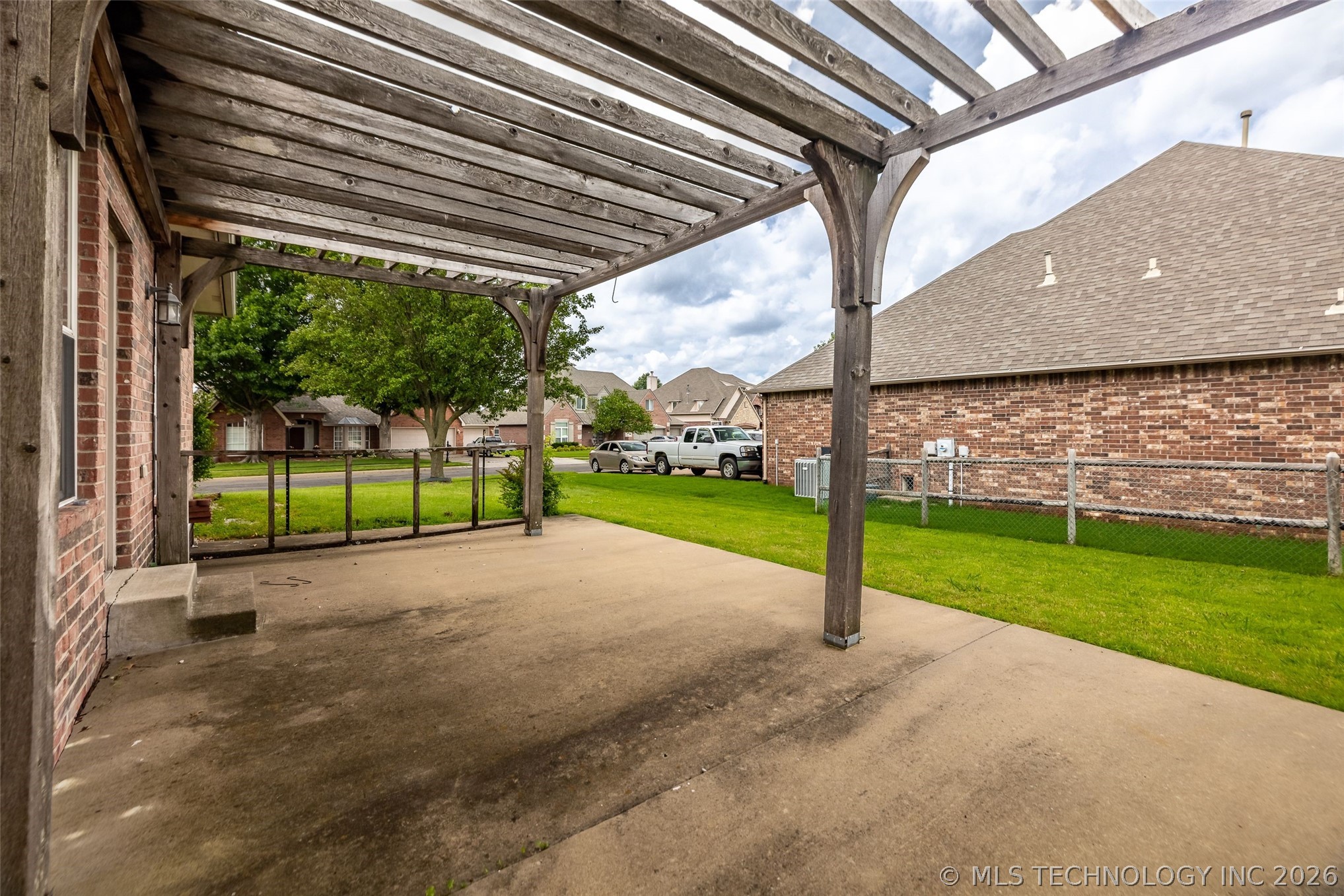 3701 N Narcissus Avenue Property Photo 80
