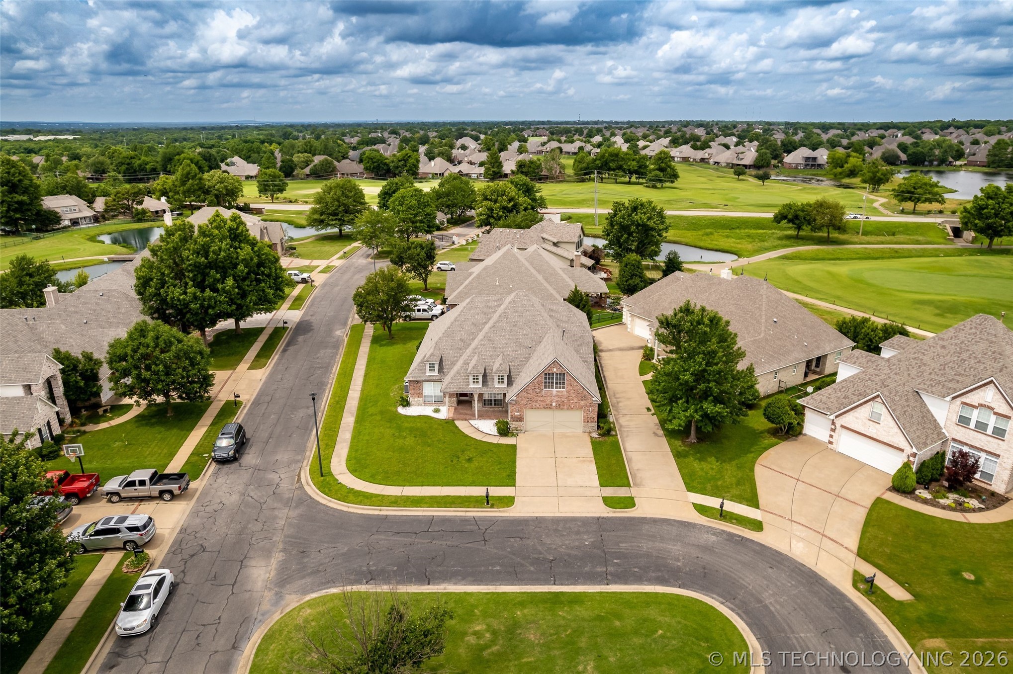 3701 N Narcissus Avenue Property Photo 85