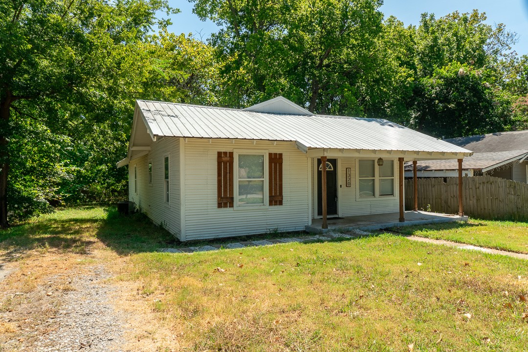1320 N 4th Avenue Property Photo 2
