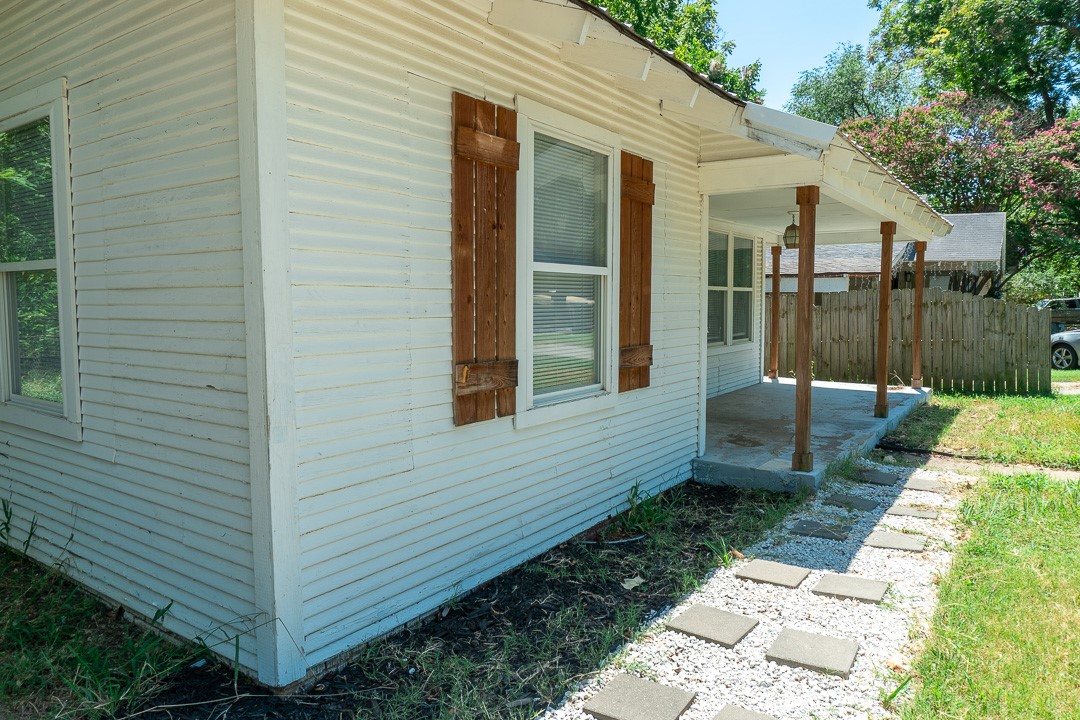 1320 N 4th Avenue Property Photo 4
