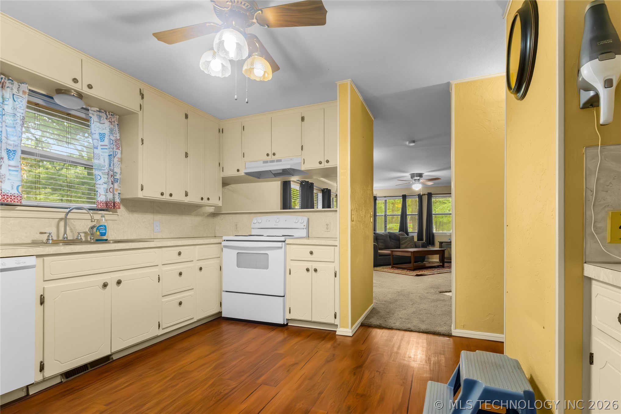 114581 Castaway Court Property Photo 10