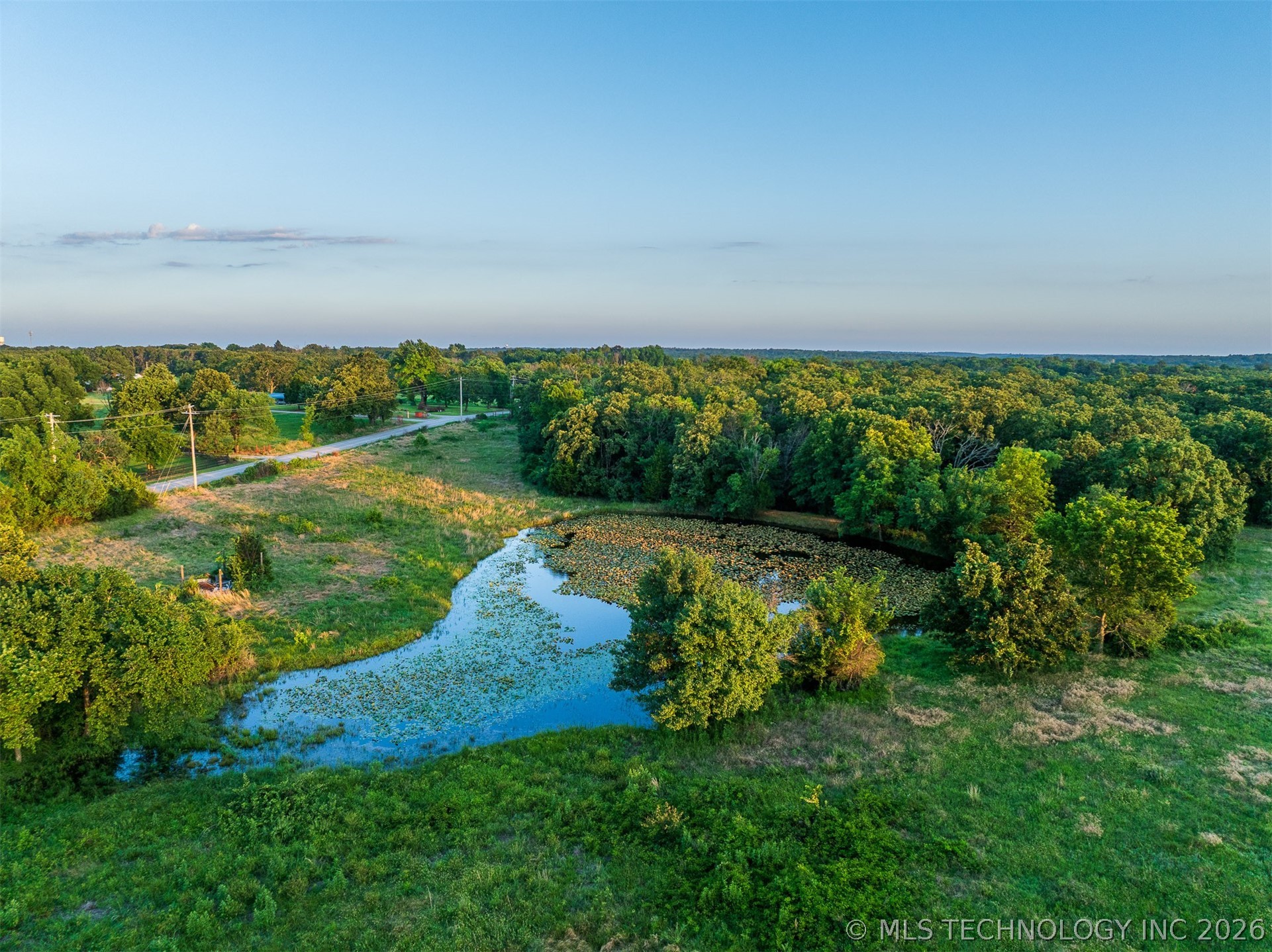 6 S 4240 Road Property Photo 2