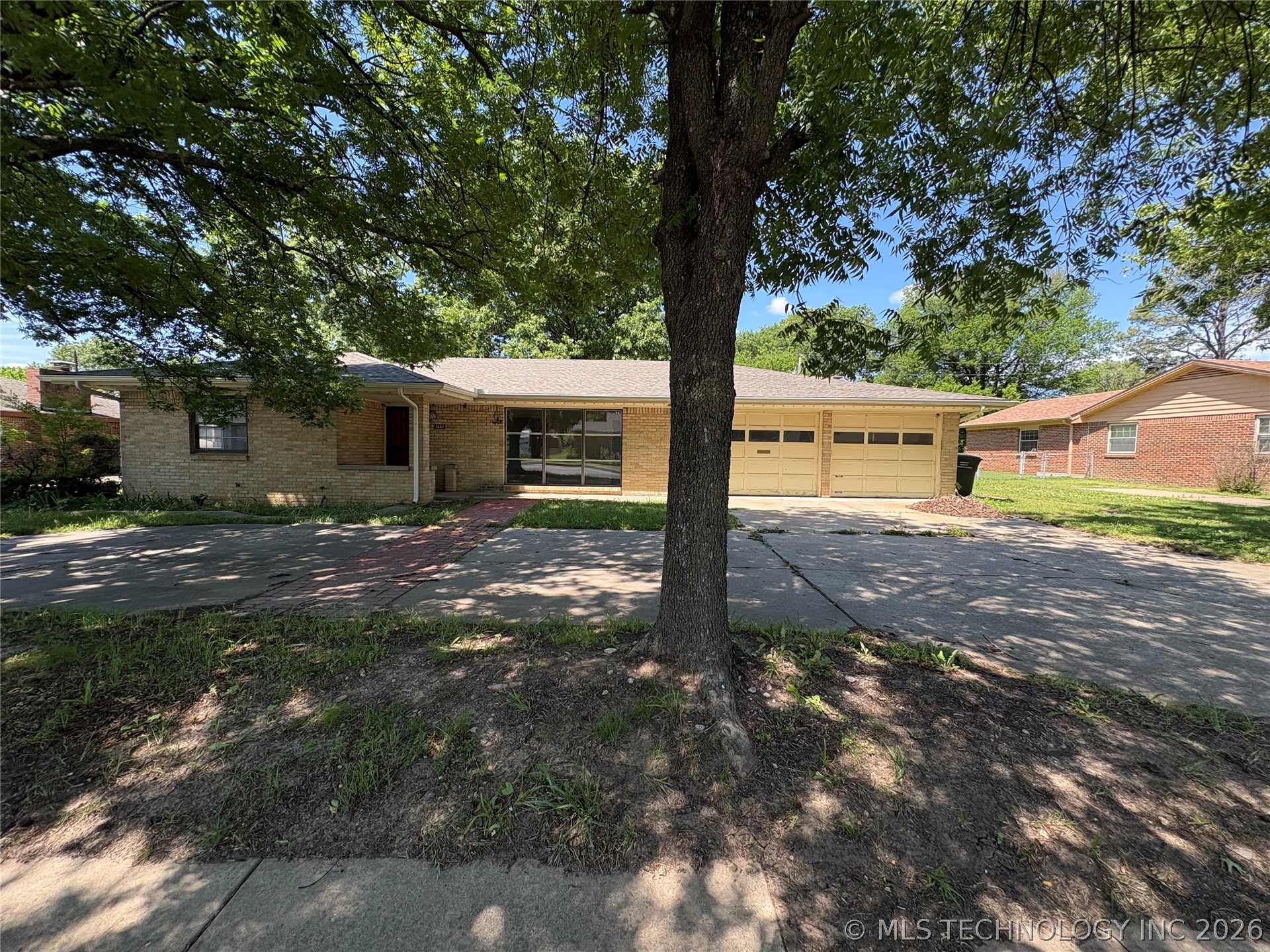 1601 Se Madison Boulevard Property Photo 1
