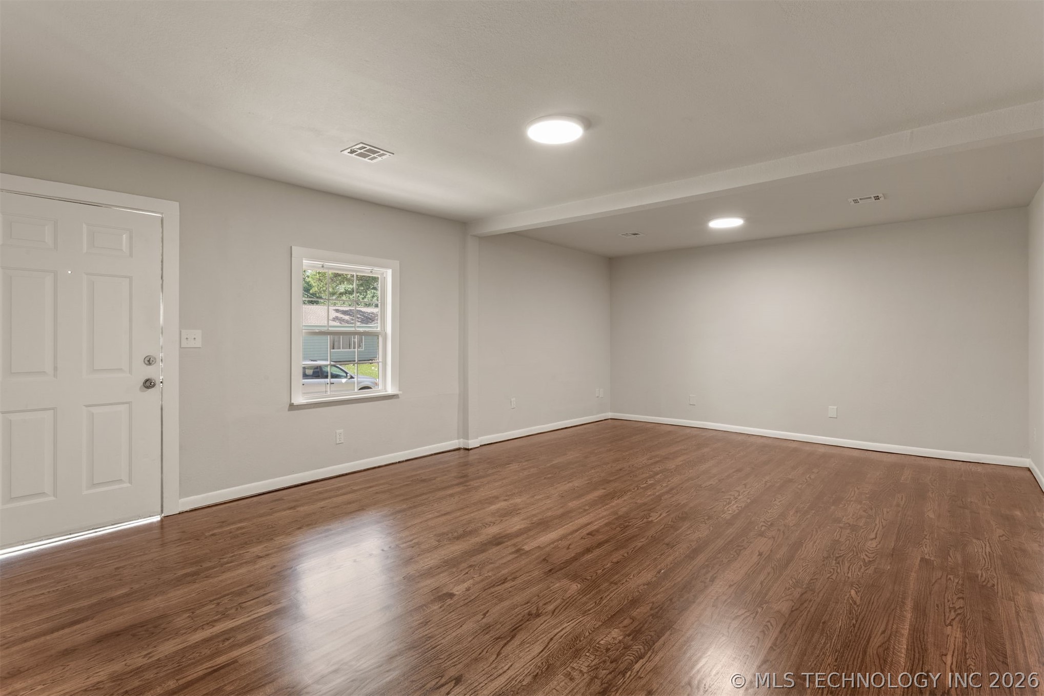 107 W 7th Street Property Photo 6