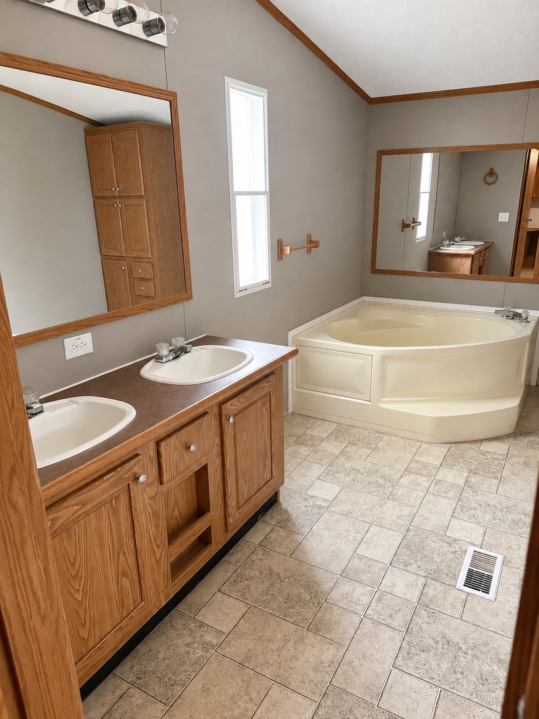 400 5th Street Property Photo 11