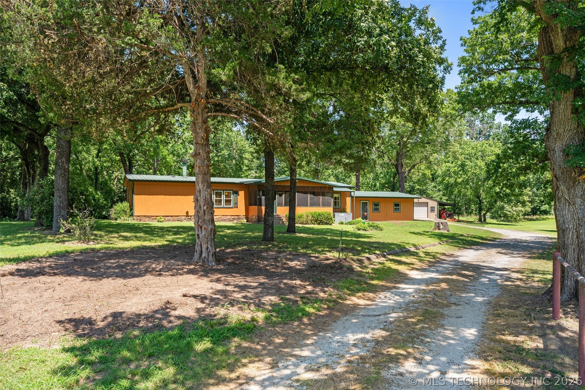 6554 County Road 2145 Road Property Photo 2