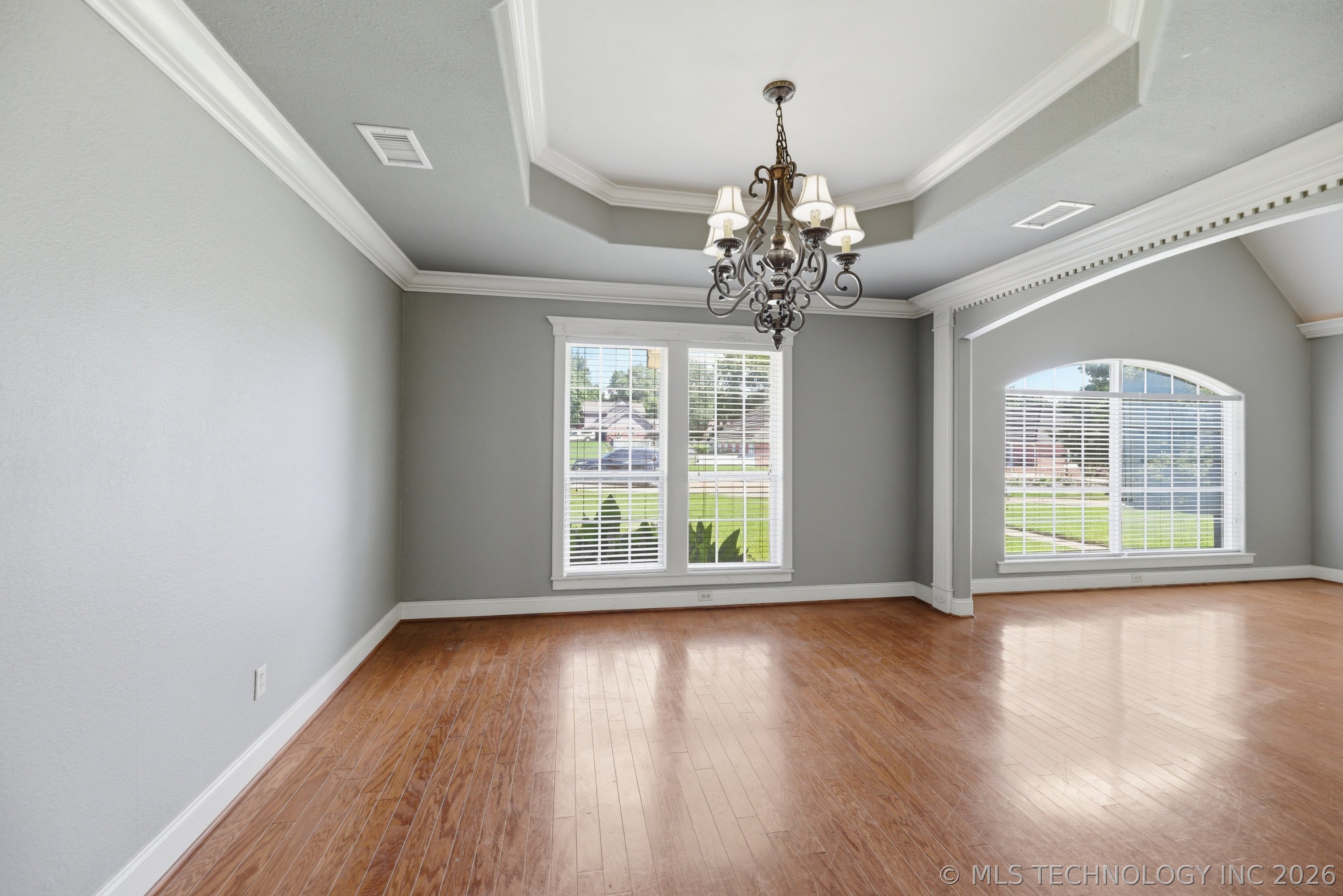 501 E Winston Circle Property Photo 8