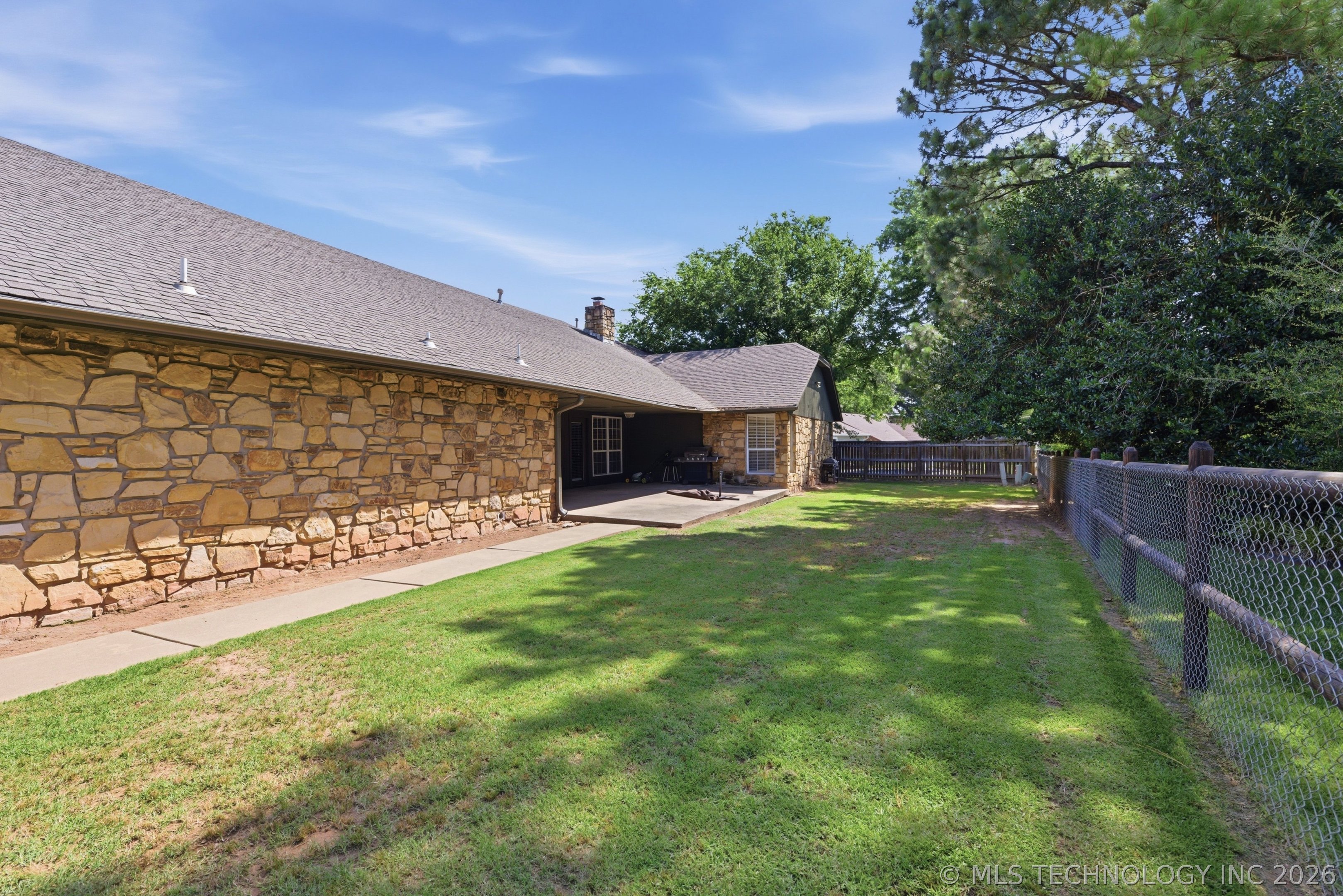 501 E Winston Circle Property Photo 22