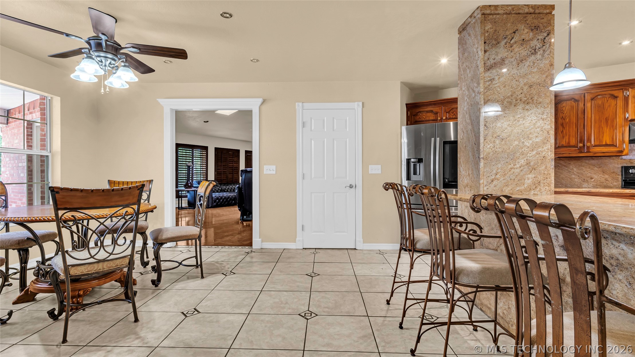 2800 Ridgeway Property Photo 10