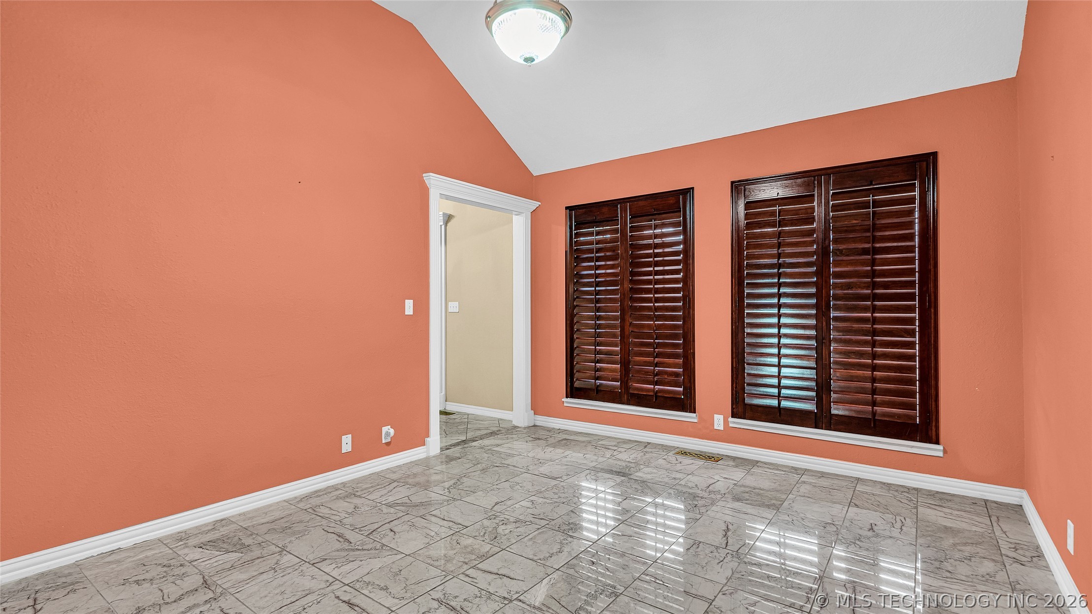 2800 Ridgeway Property Photo 14