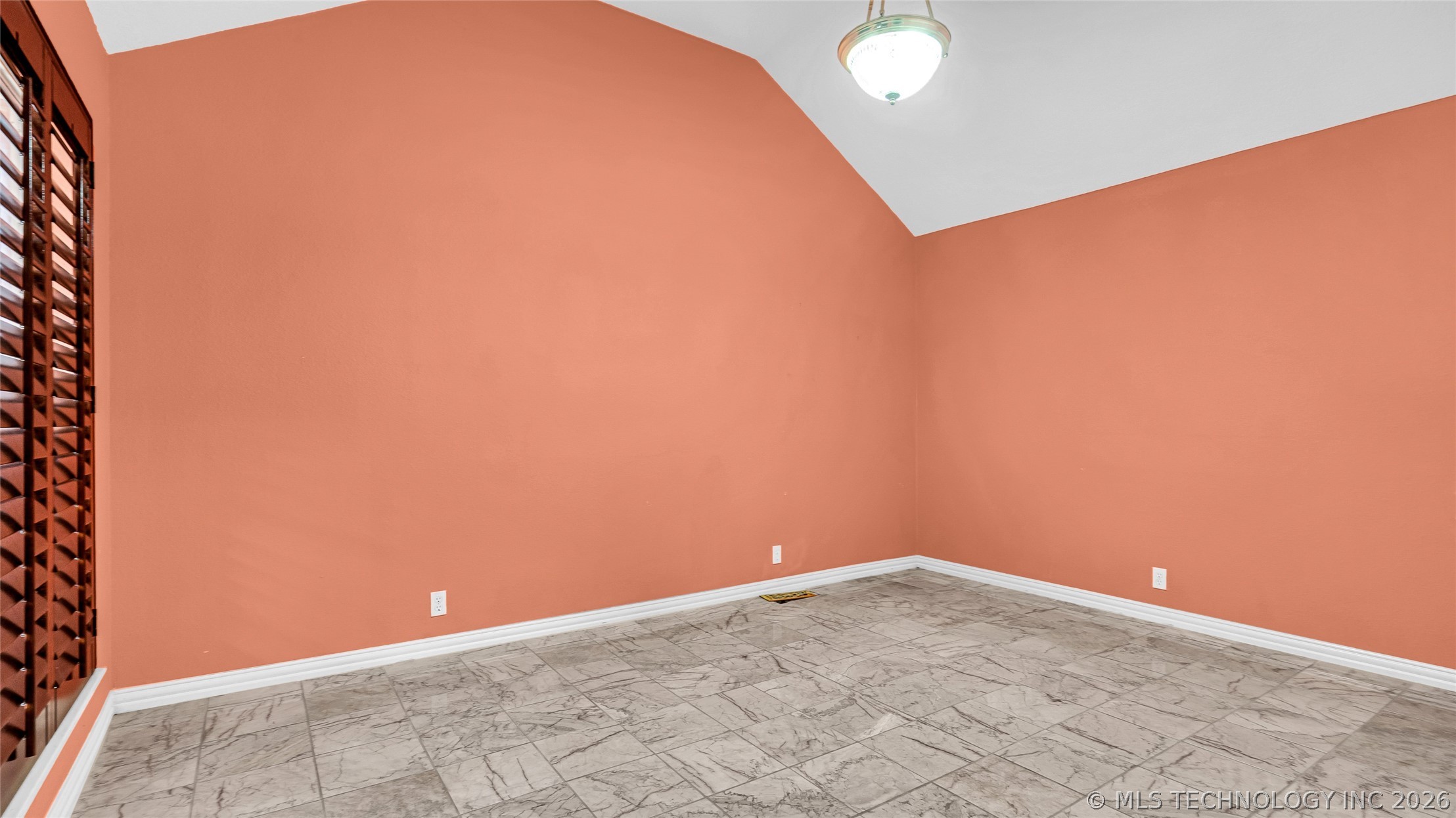 2800 Ridgeway Property Photo 15