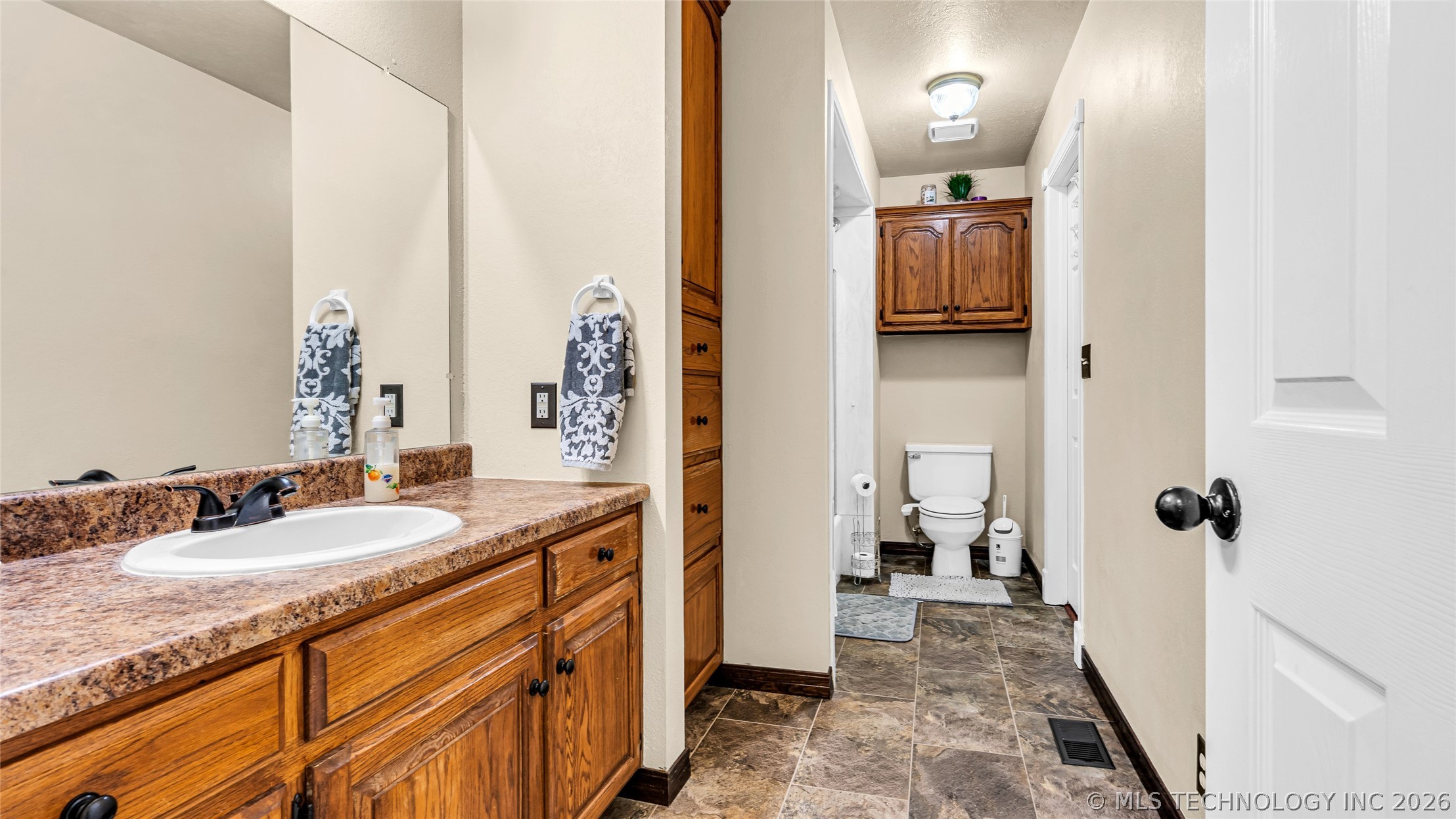 2800 Ridgeway Property Photo 32