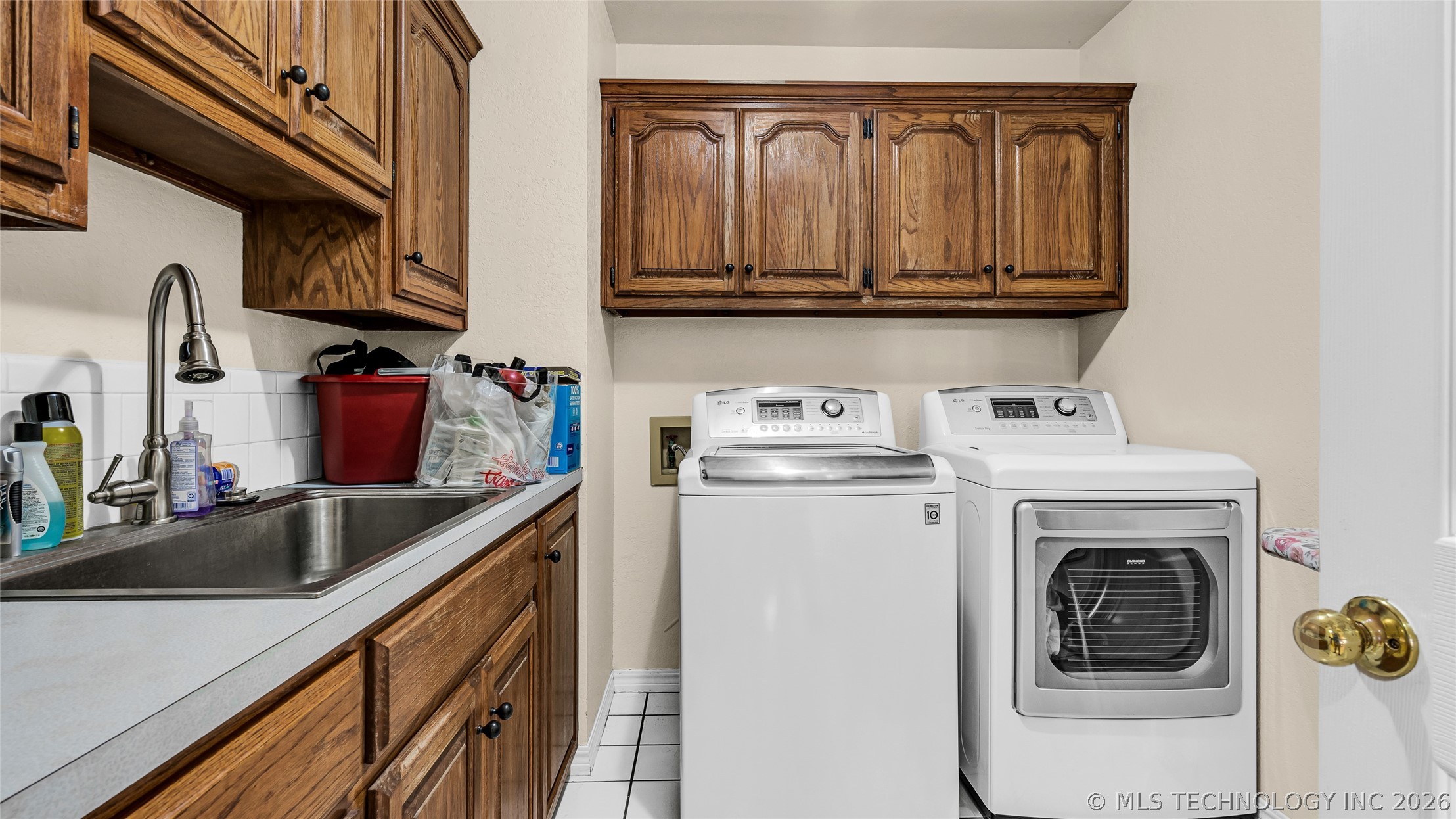 2800 Ridgeway Property Photo 45