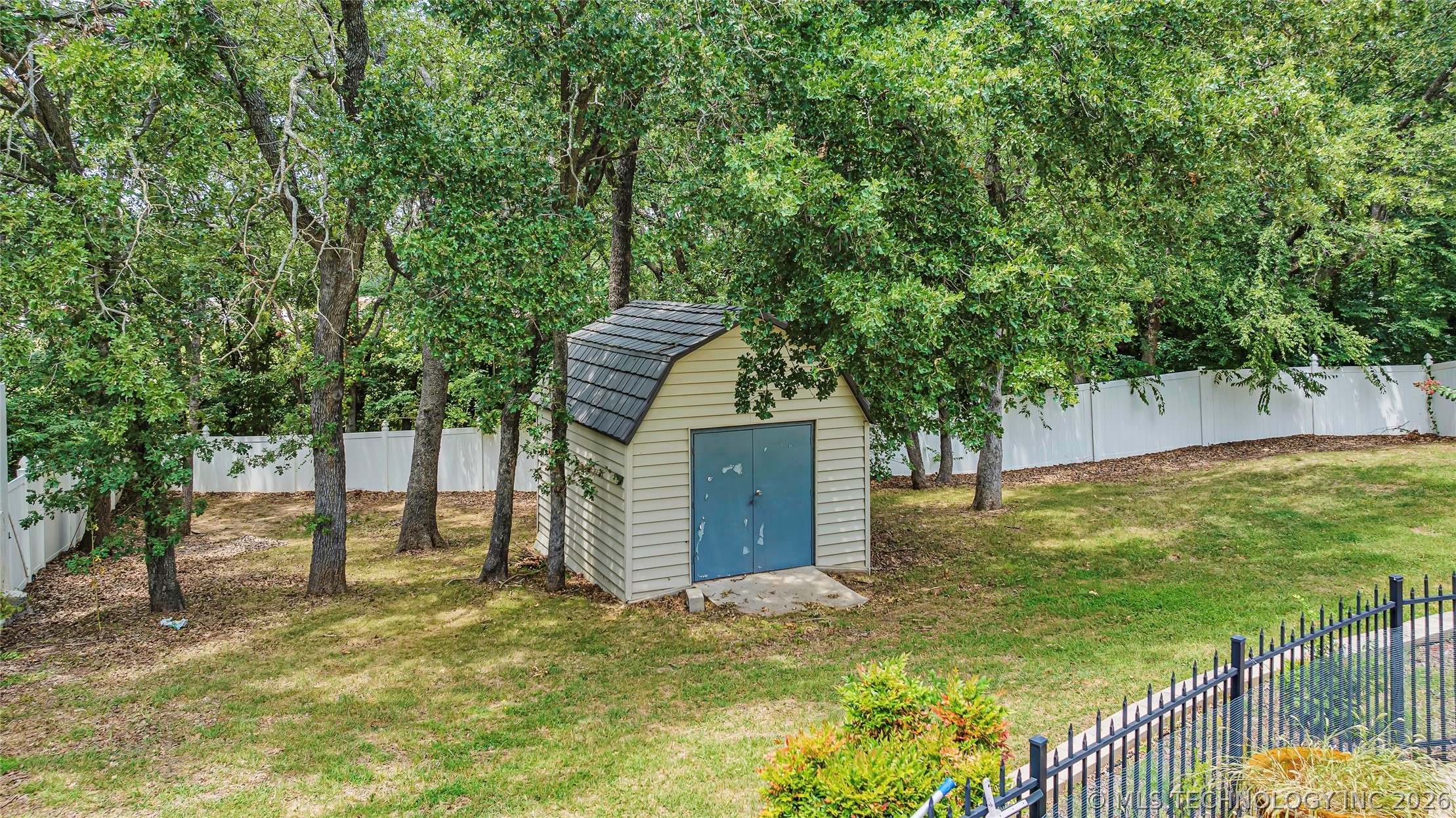 2800 Ridgeway Property Photo 52