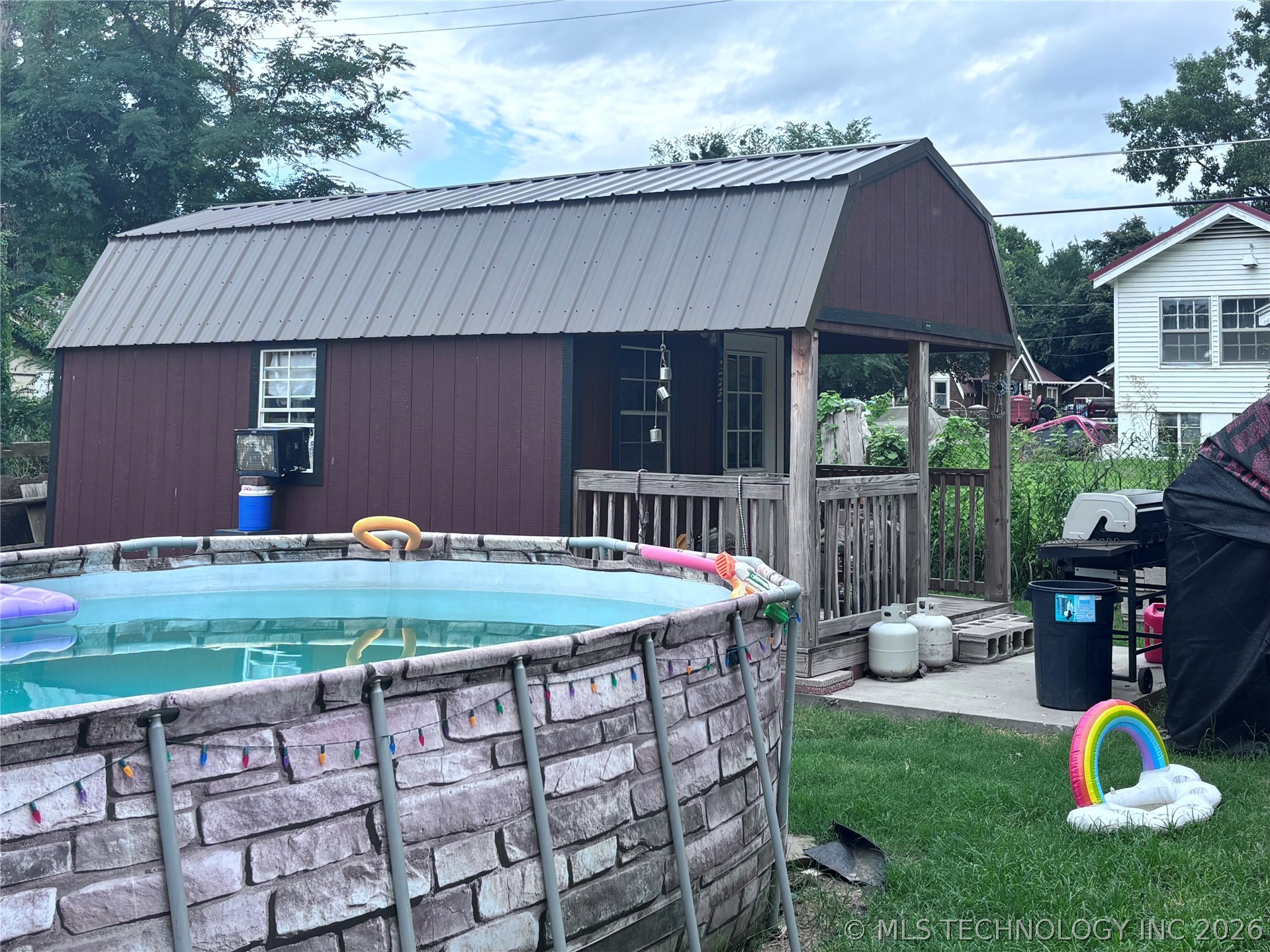1827 W Archer Street Property Photo 9