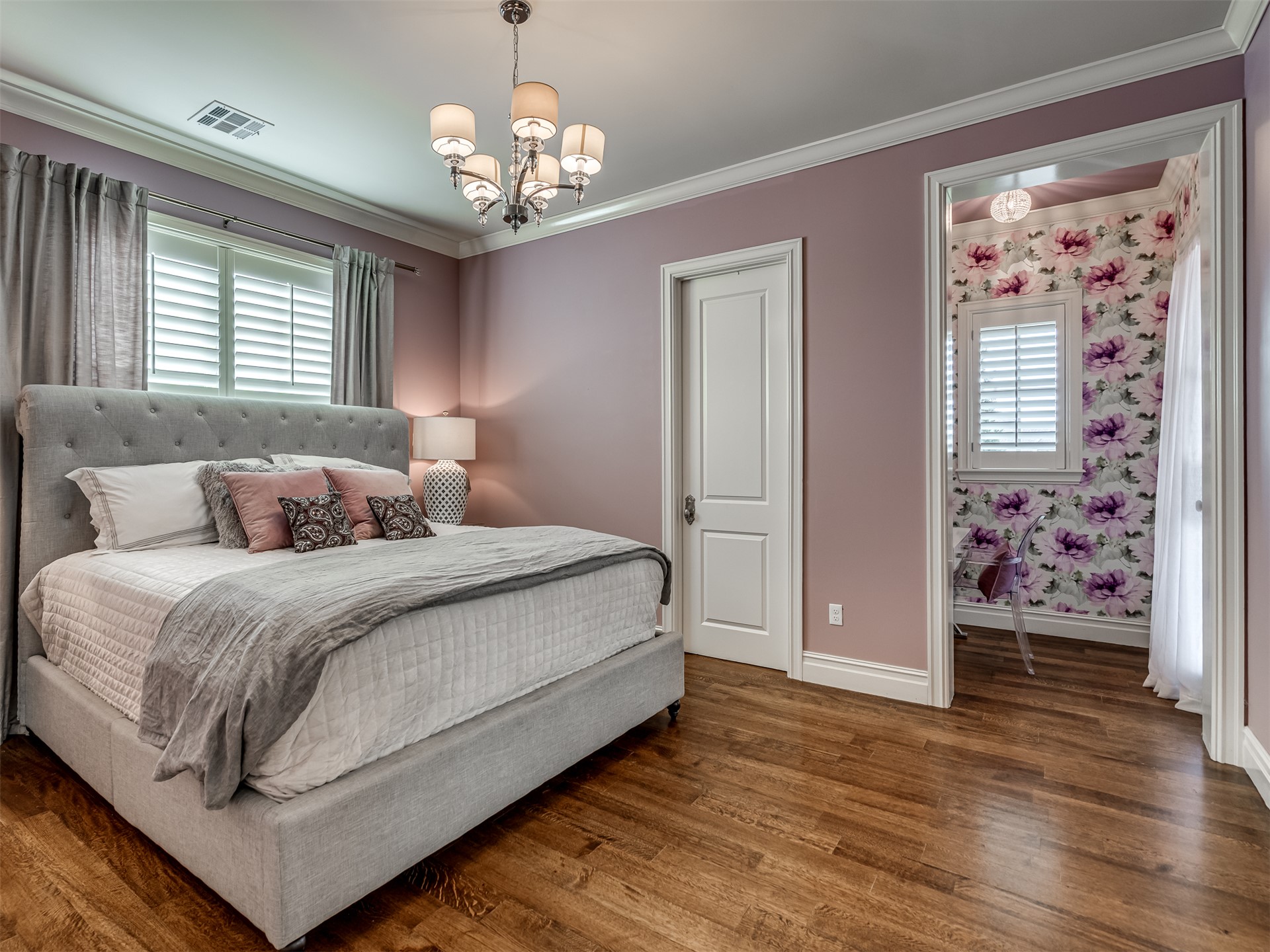 10704 S Holley Street Property Photo 18